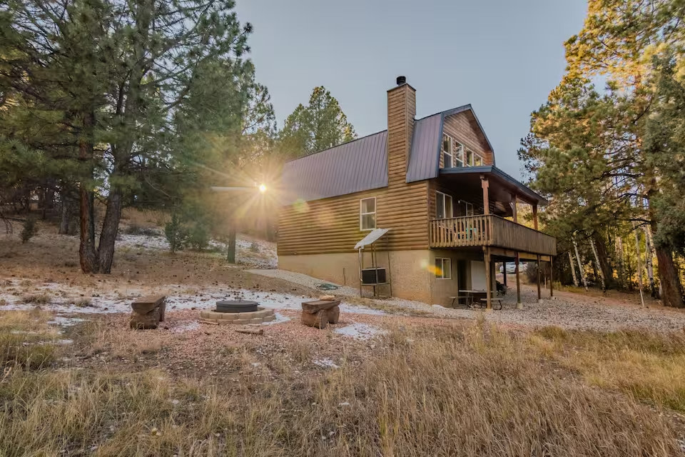 Cozy Cabin centrally located to Bryce & Zion