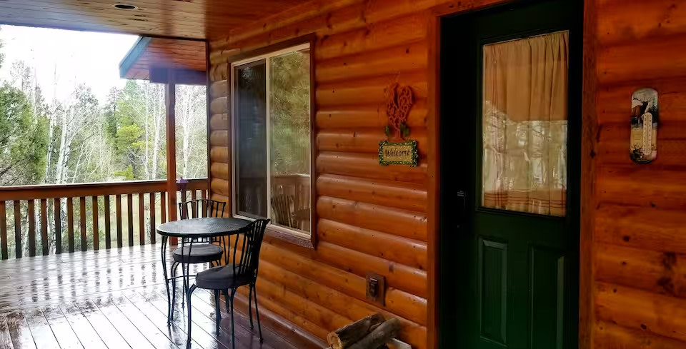 Cozy Cabin centrally located to Bryce & Zion