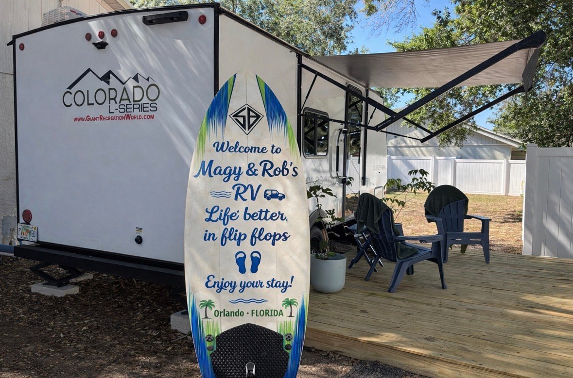 Cozy RV Retreat Near Universal