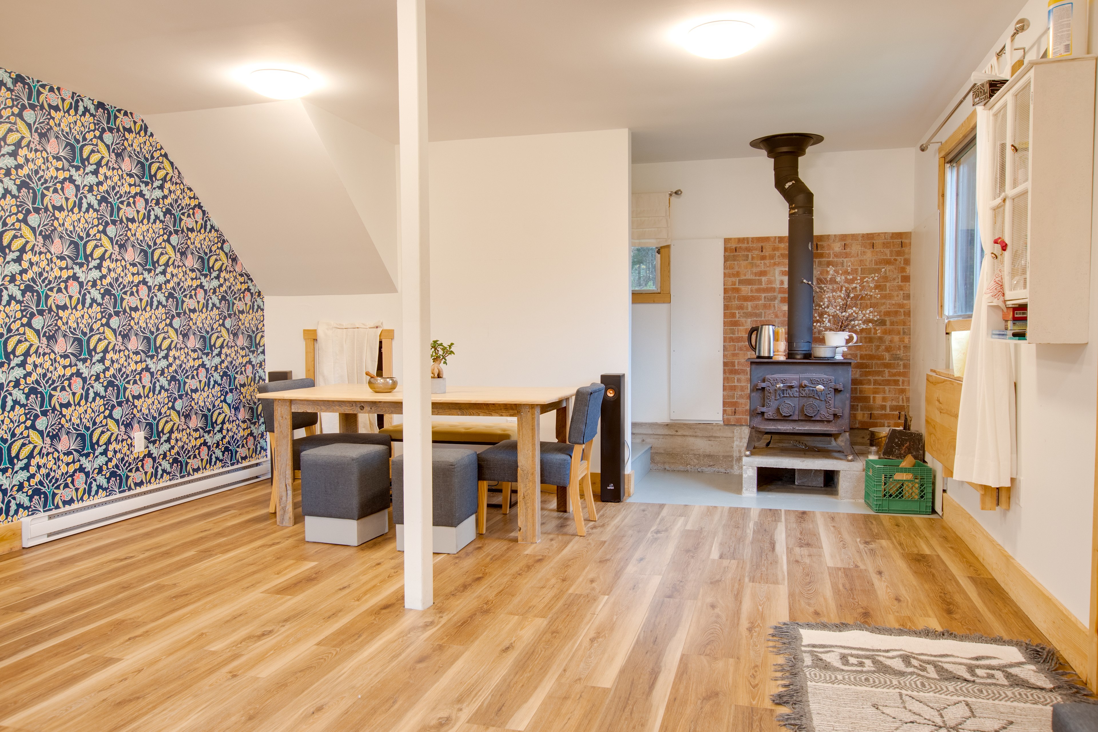 FireLoch - rest, connect and learn!