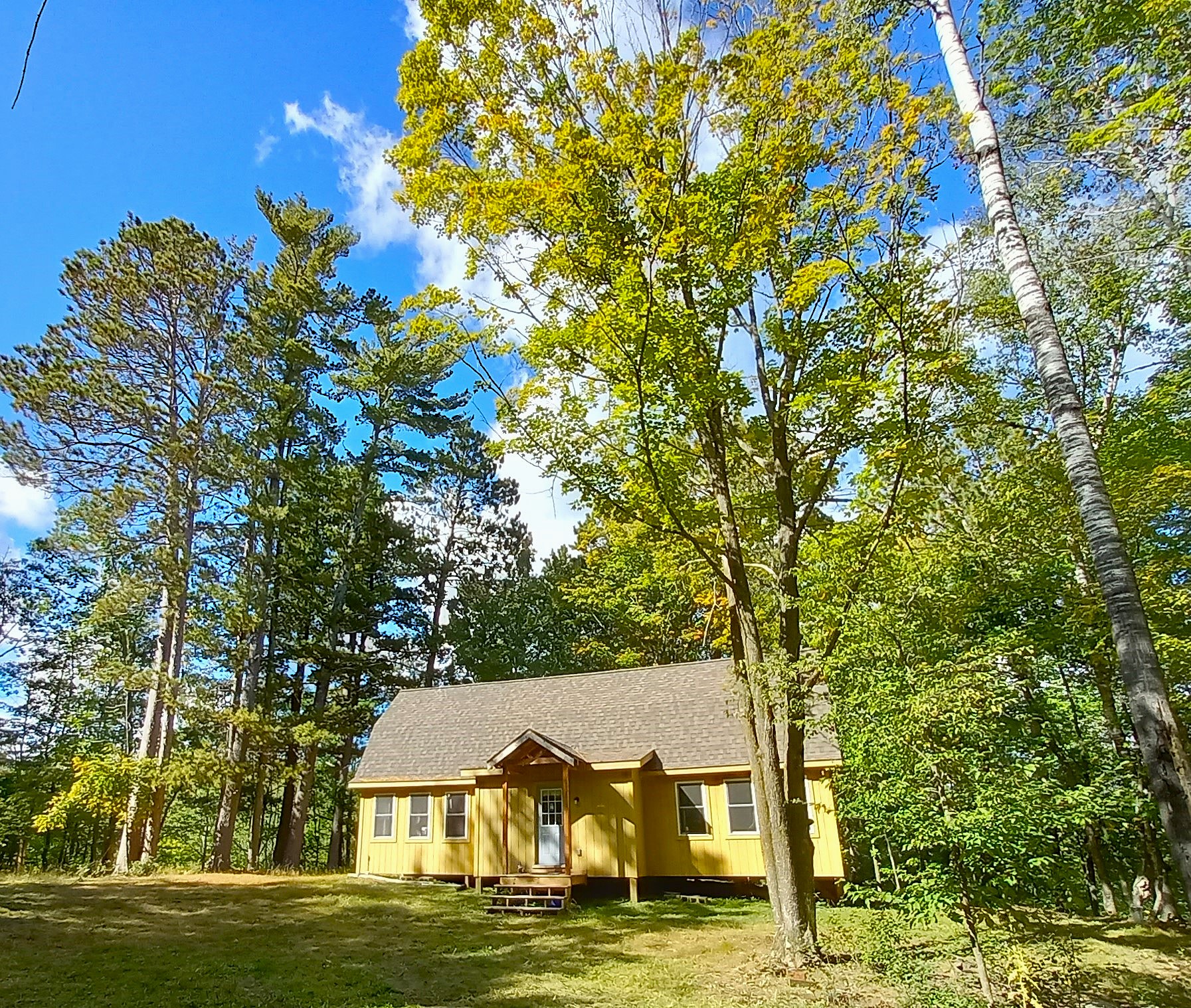 Cozy Woman Lake Woodland Cabin