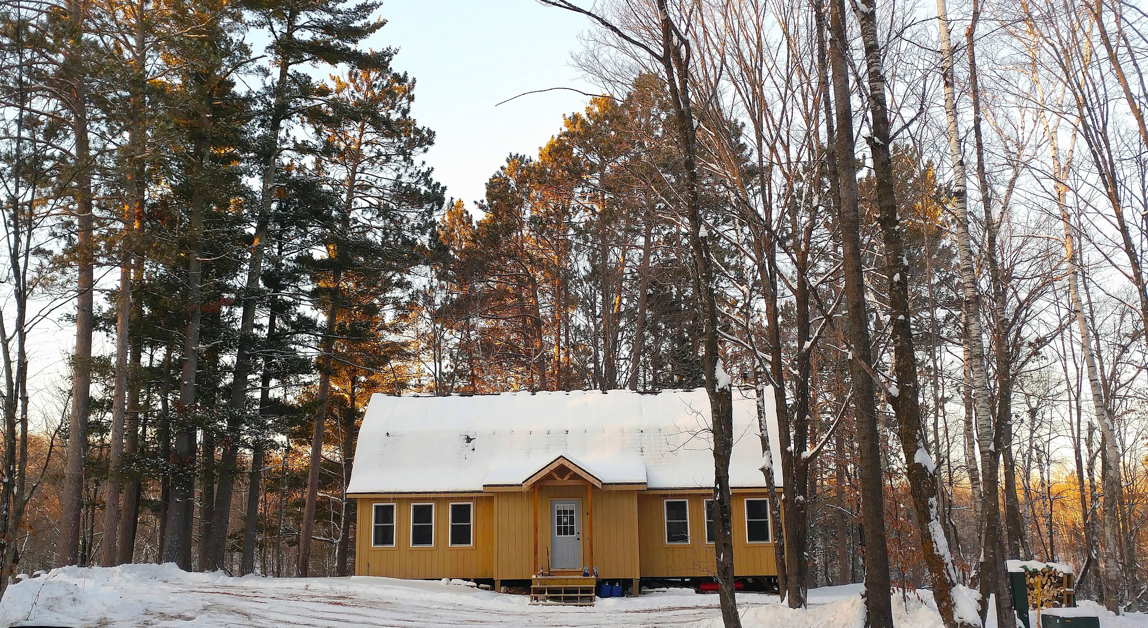 Cozy Woman Lake Woodland Cabin
