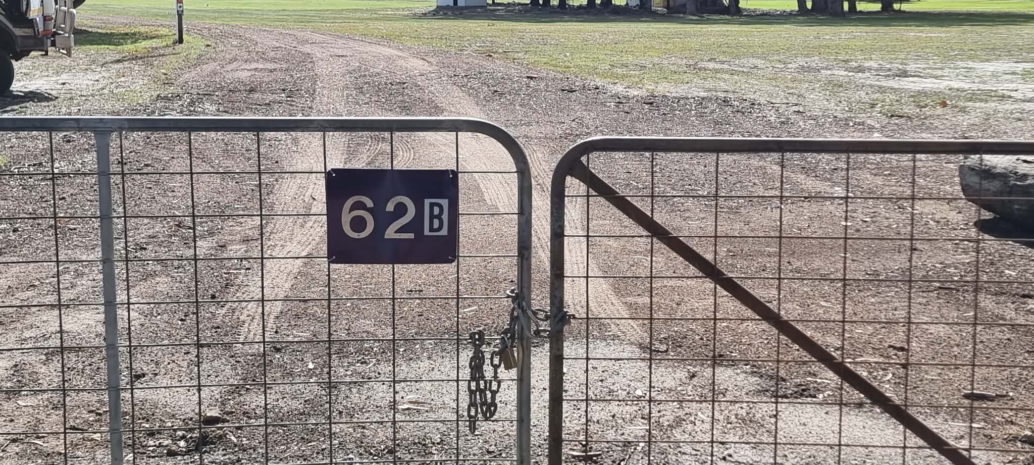 Sludge & Wendy's farm Stay