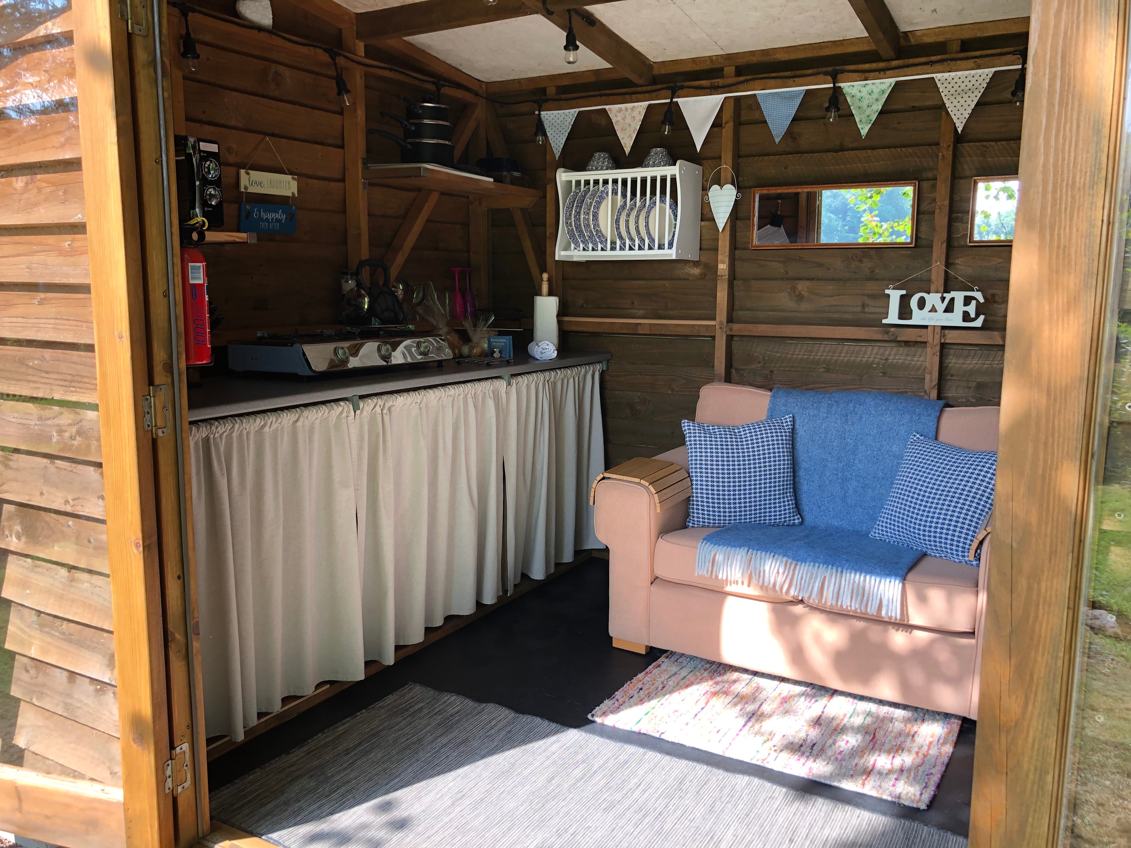 Ynysfaen Camping and Glamping
