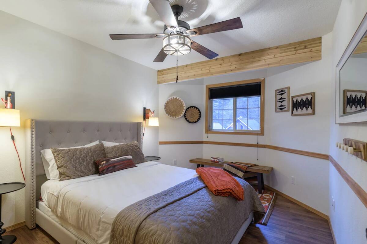 Entire cabin in Rhododendron, Oregon