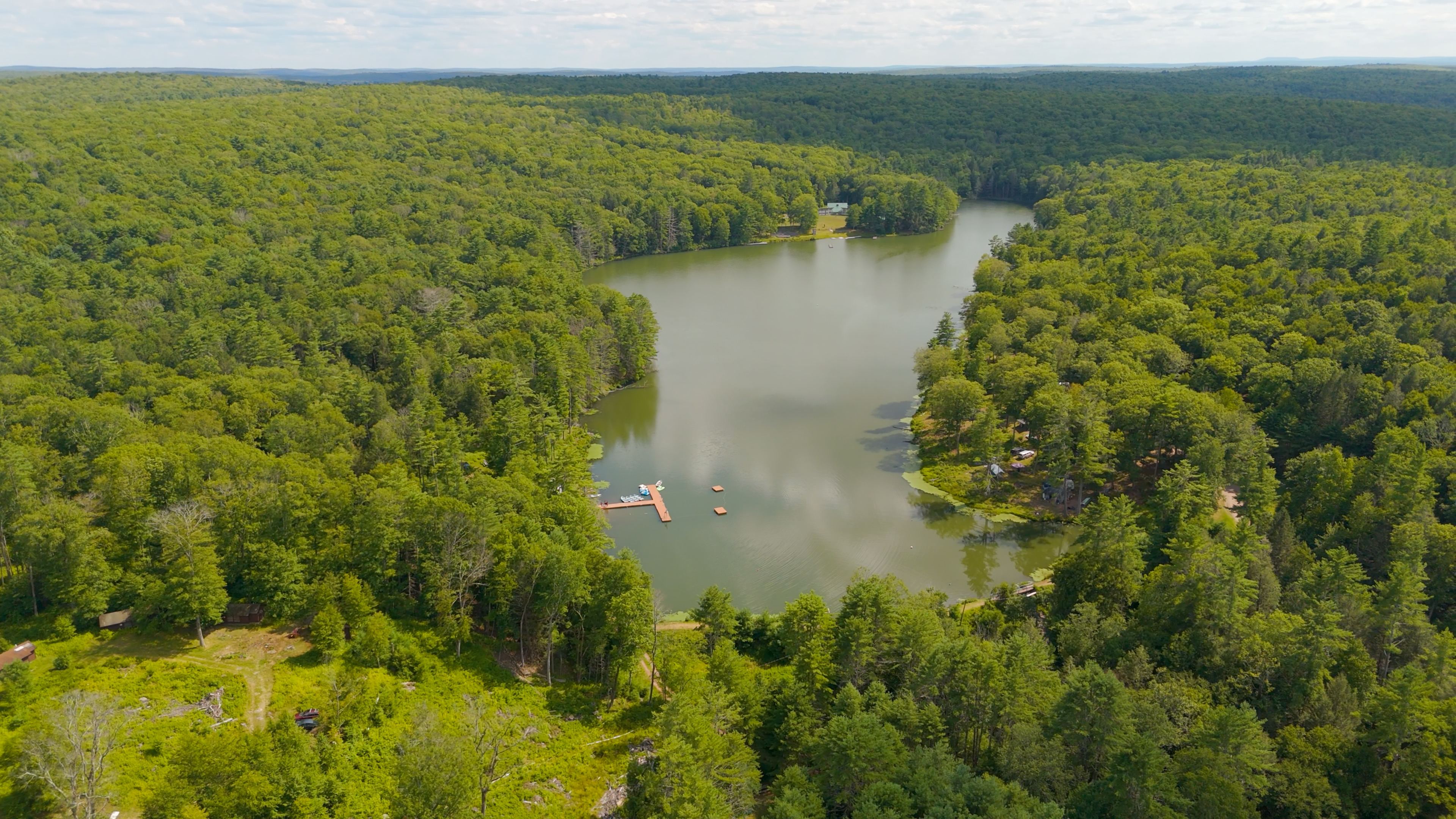 Ten Mile River: Lakeside Cabins