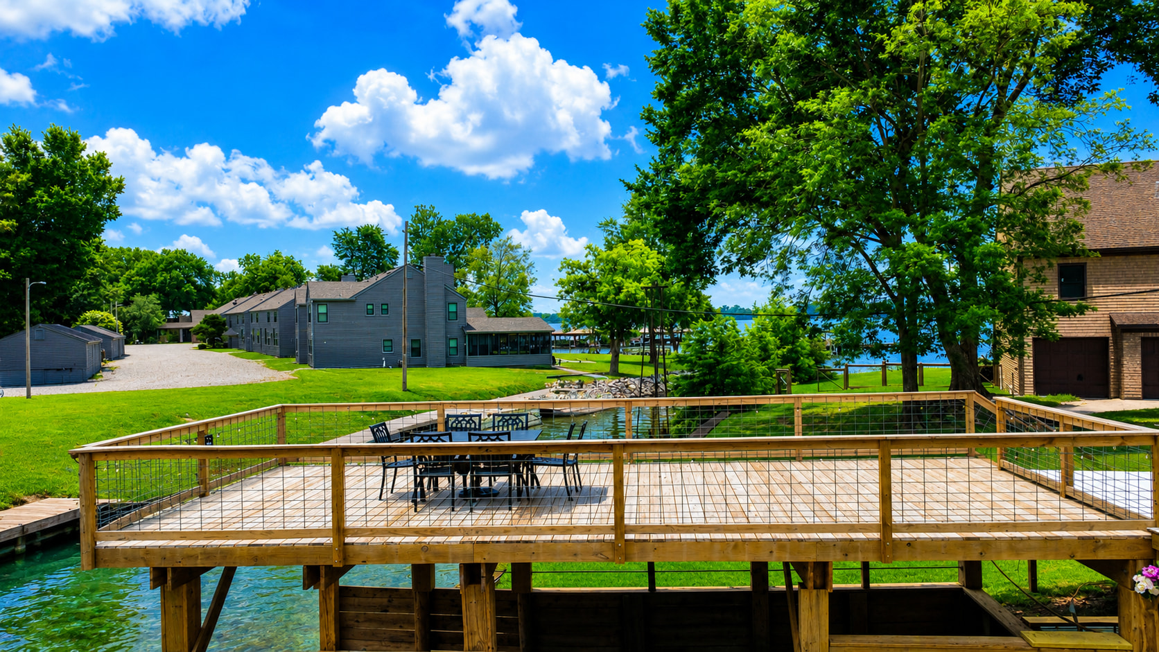 The Lakeside Lounge at Horseshoe
