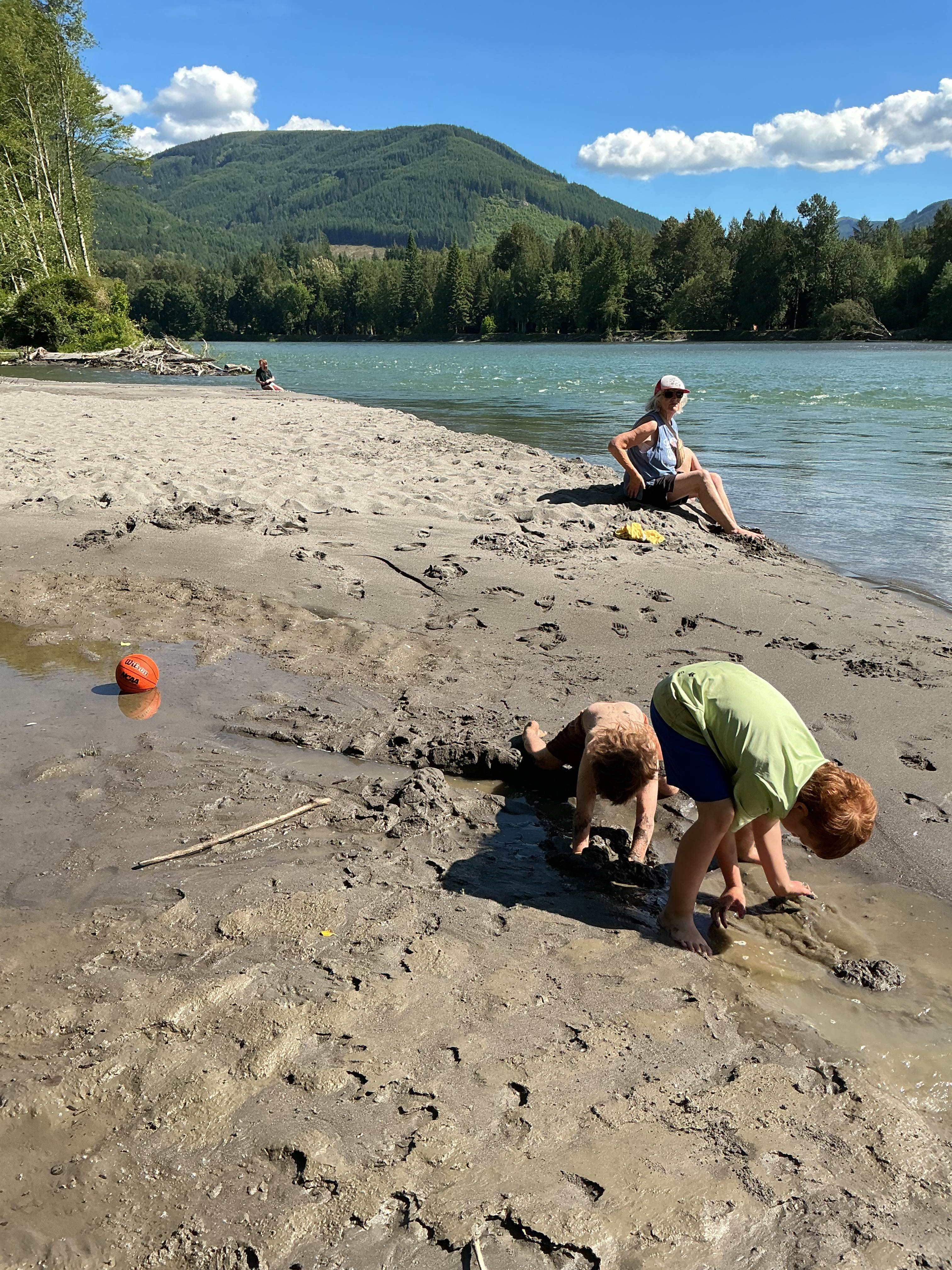 Skagit river camping and sauna