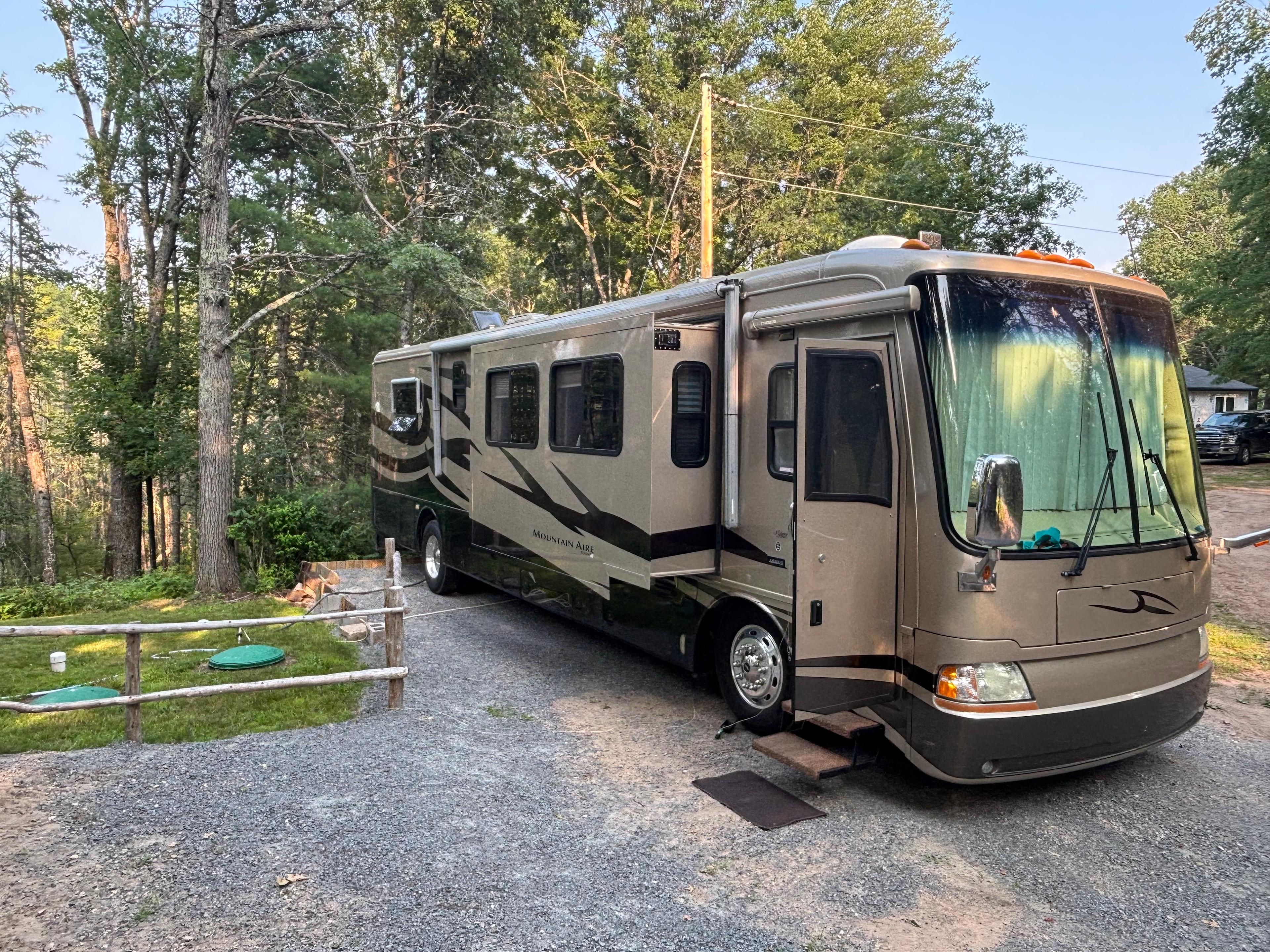 Kings Kamp with lake access