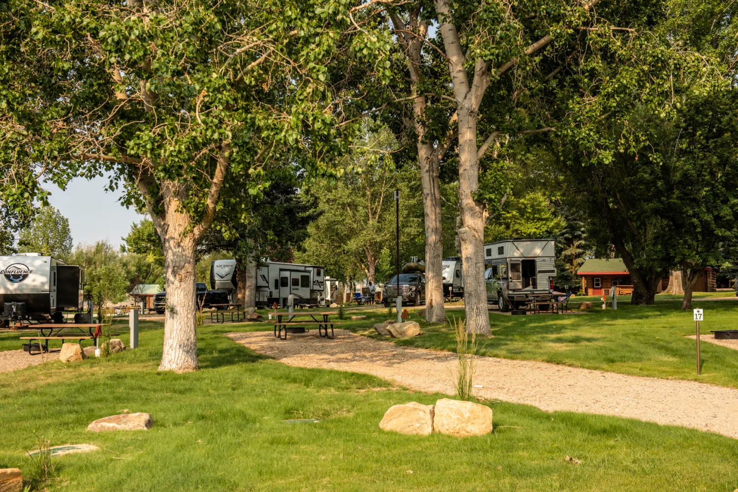 Lakeshore Cabins & Campground