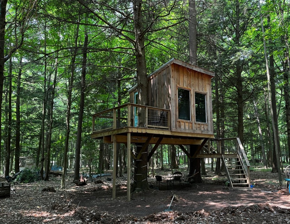 Dragon Trail Lake Access Treehouse