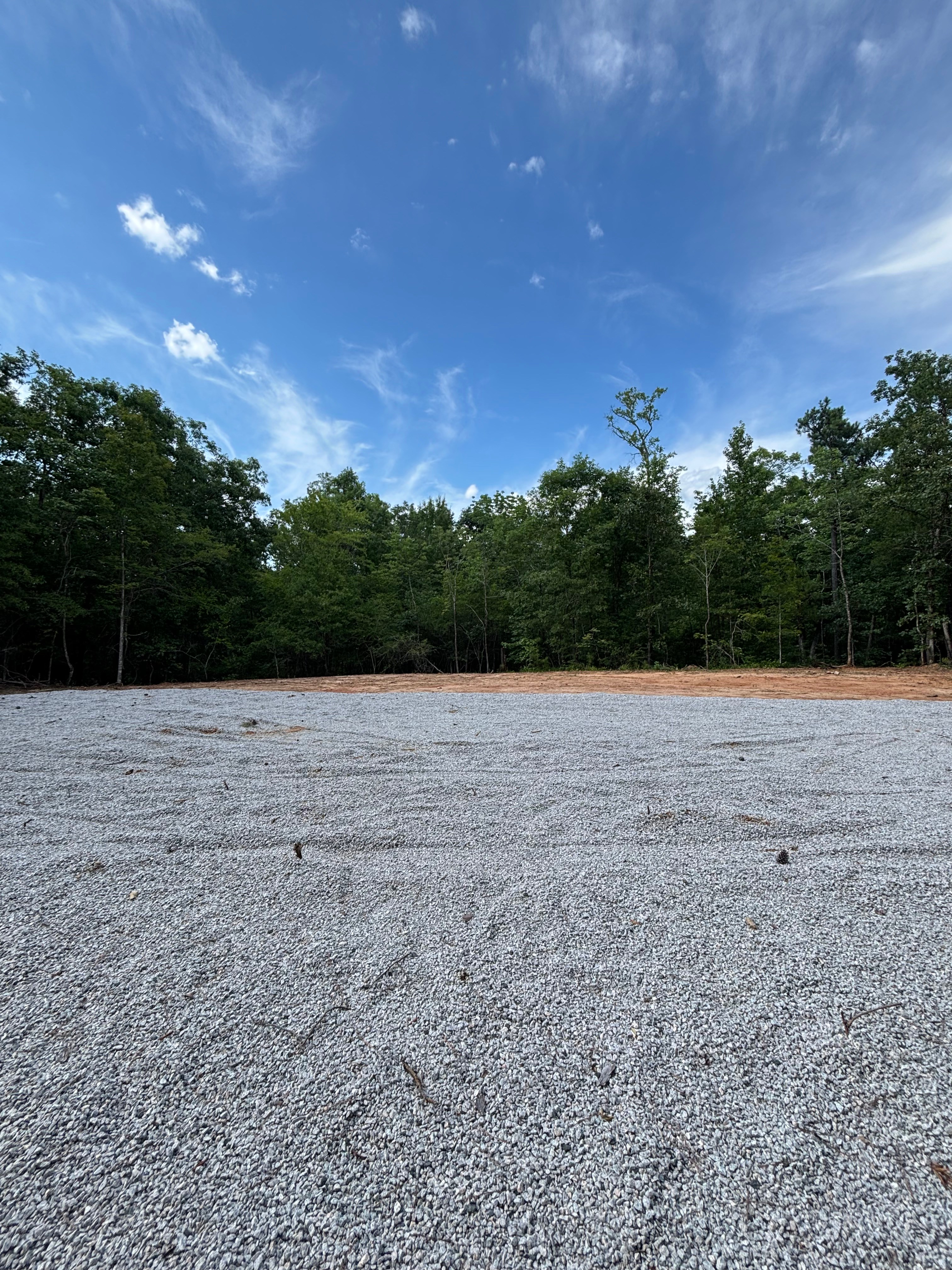 Lake Sinclair Wooded Retreat