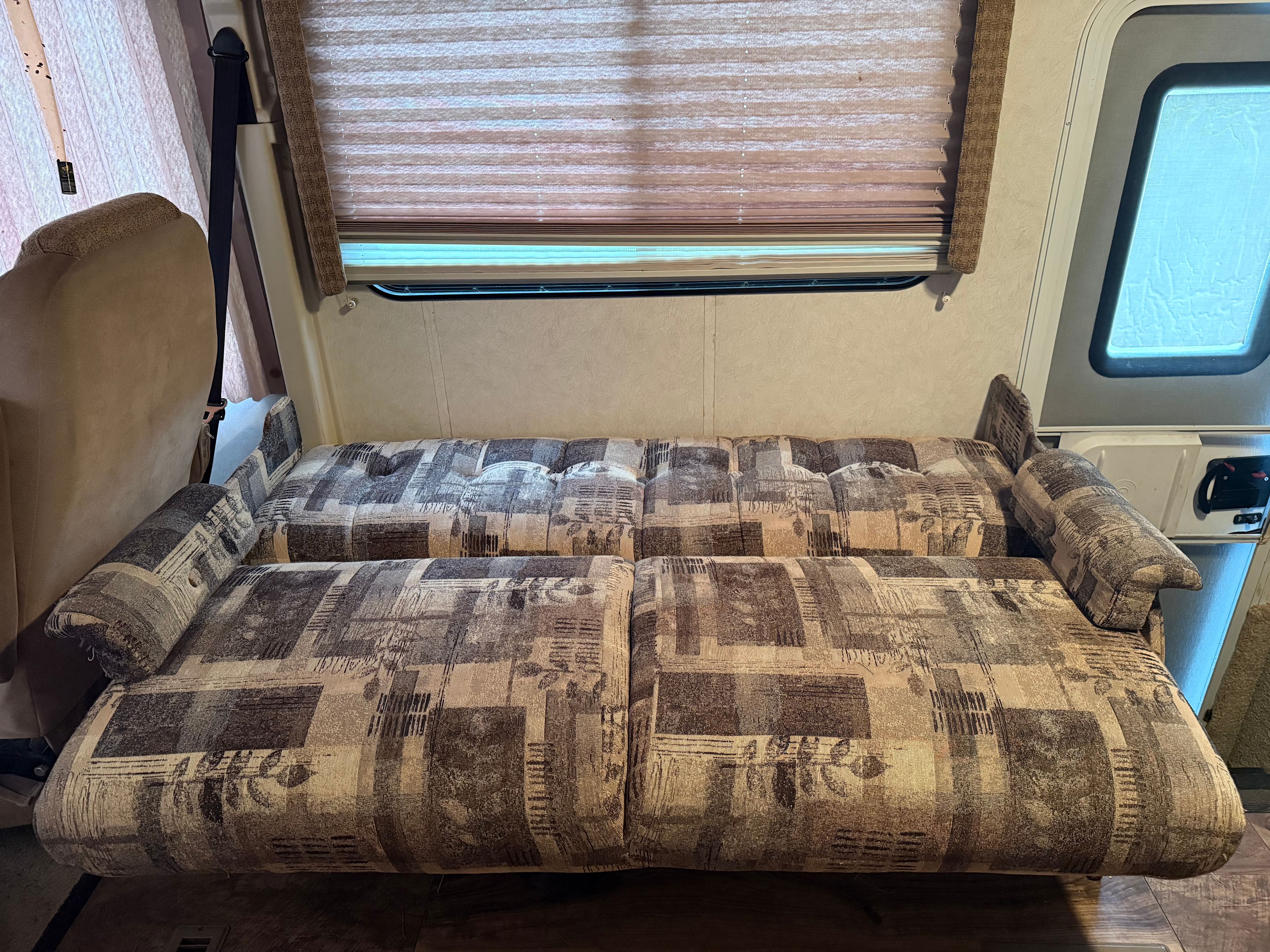 Jack knife couch