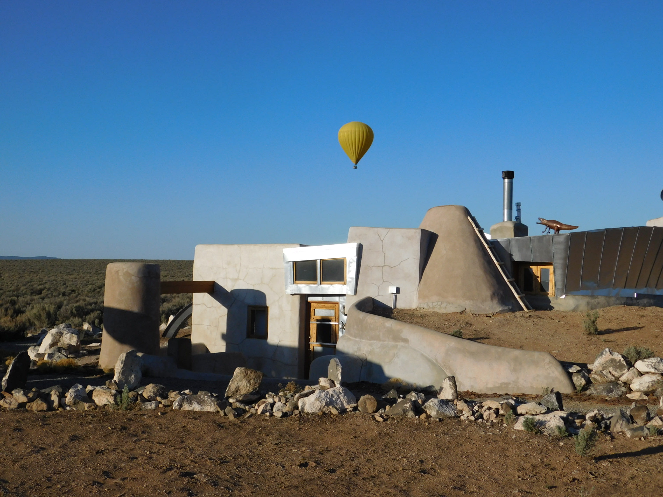 Stargate Earthship, Zen compound.