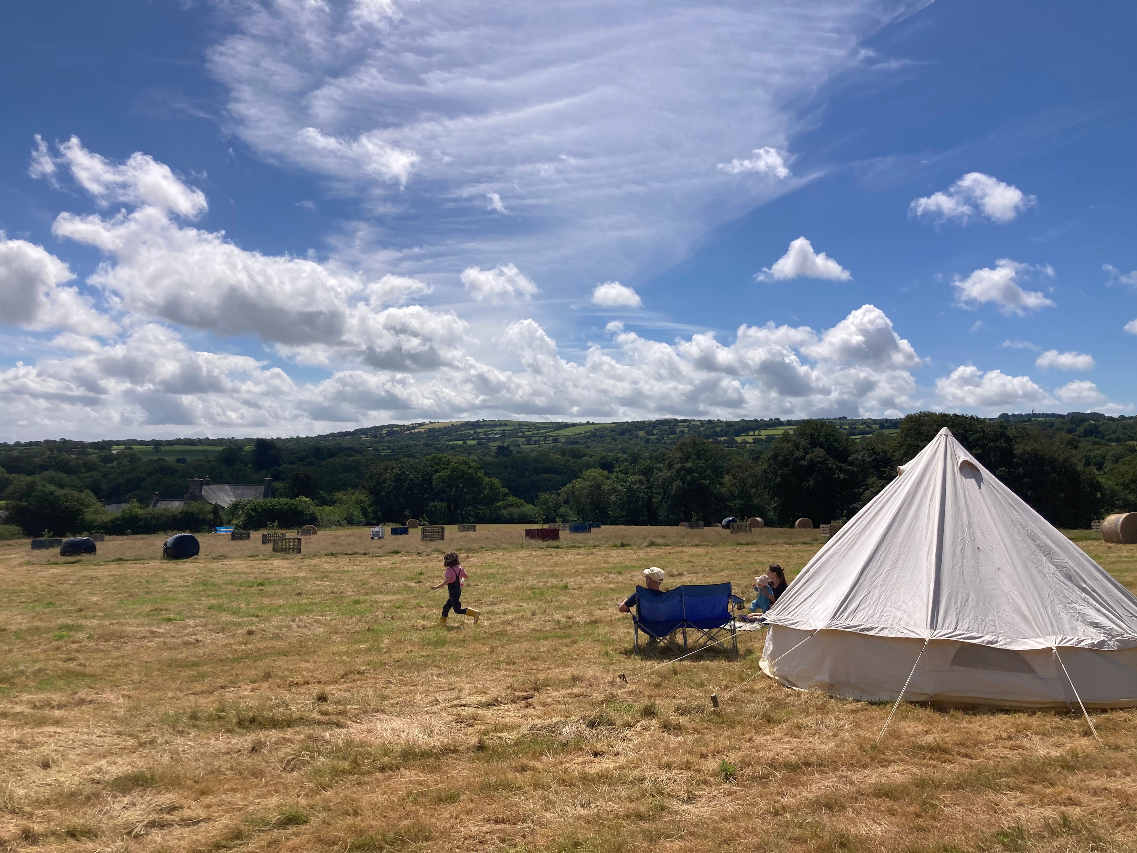Maes Gwennol Camping