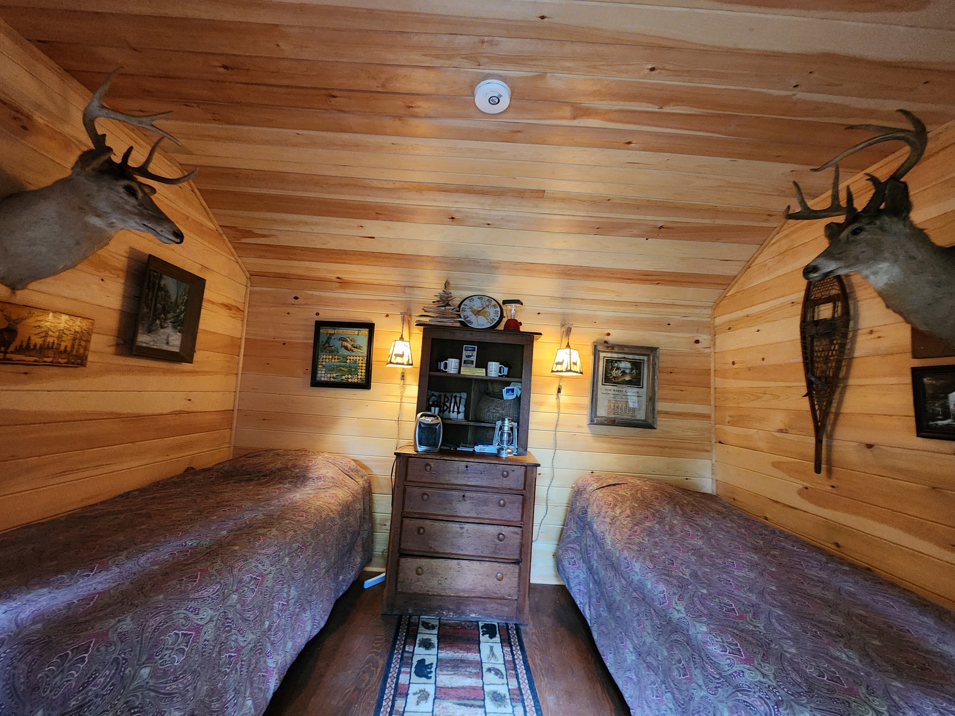 Twin Bucks Cabin 🦌🦌