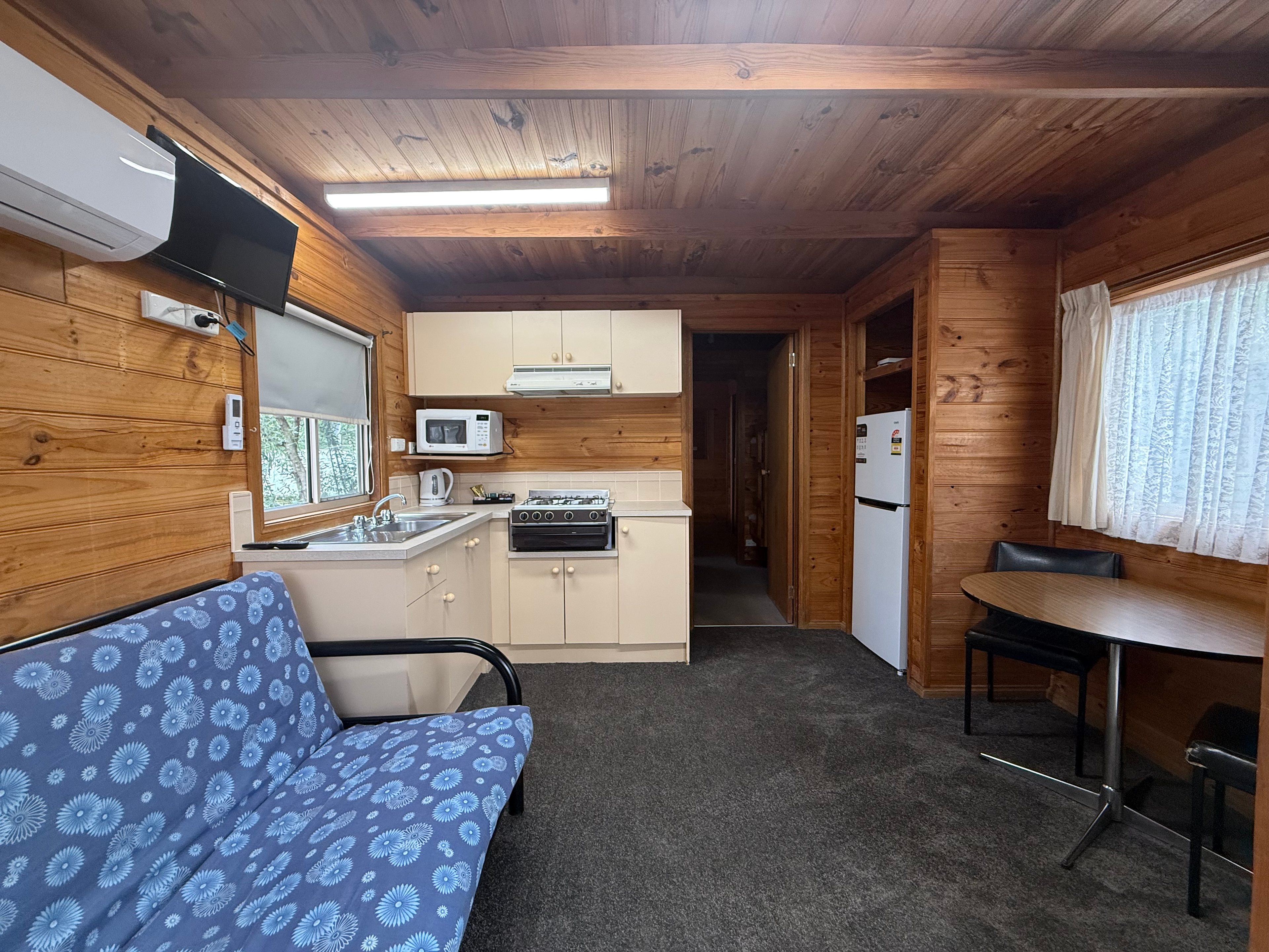 Corowa Caravan Park on the Murray River
