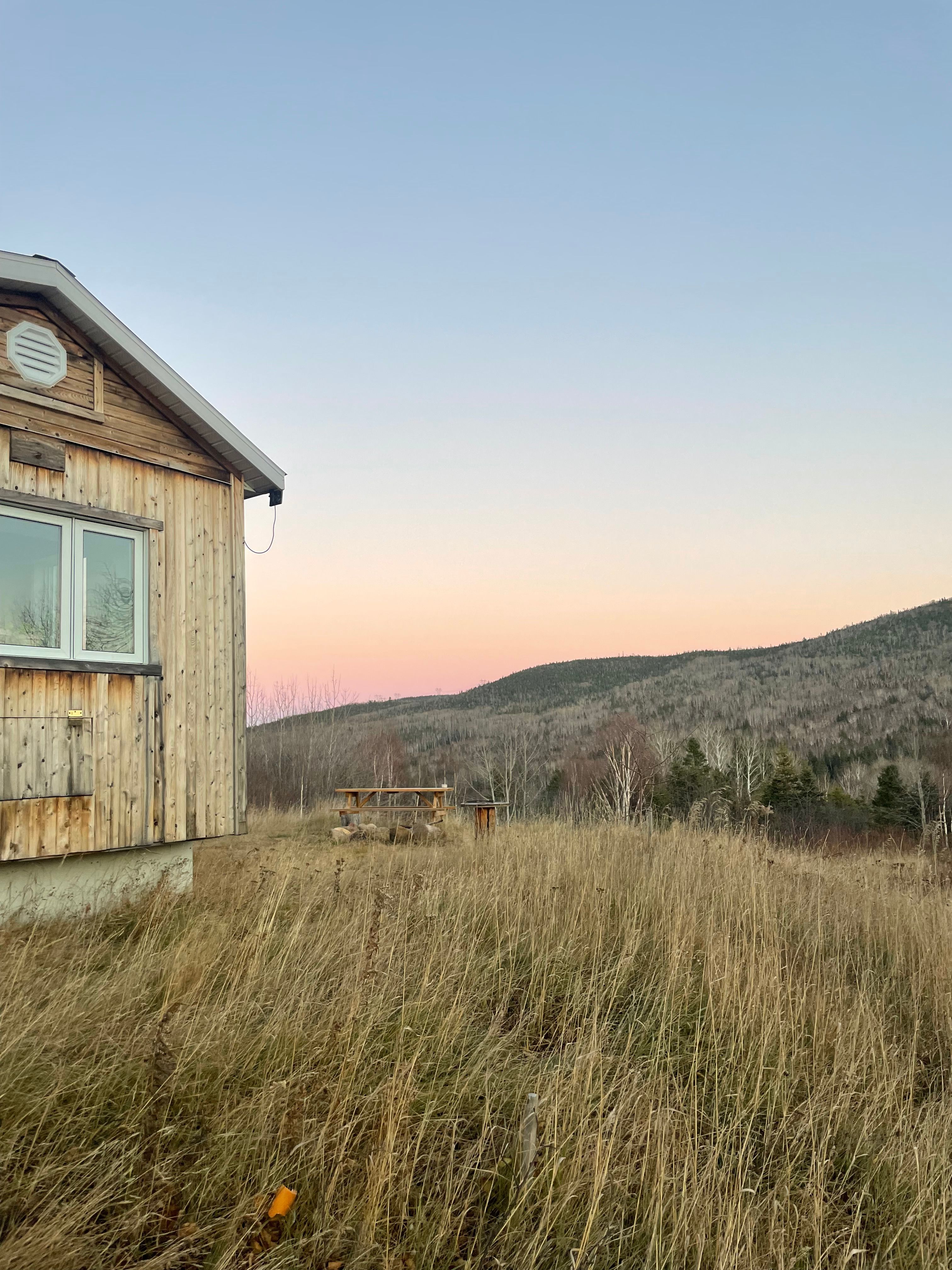 Cabane lumineuse et confortable