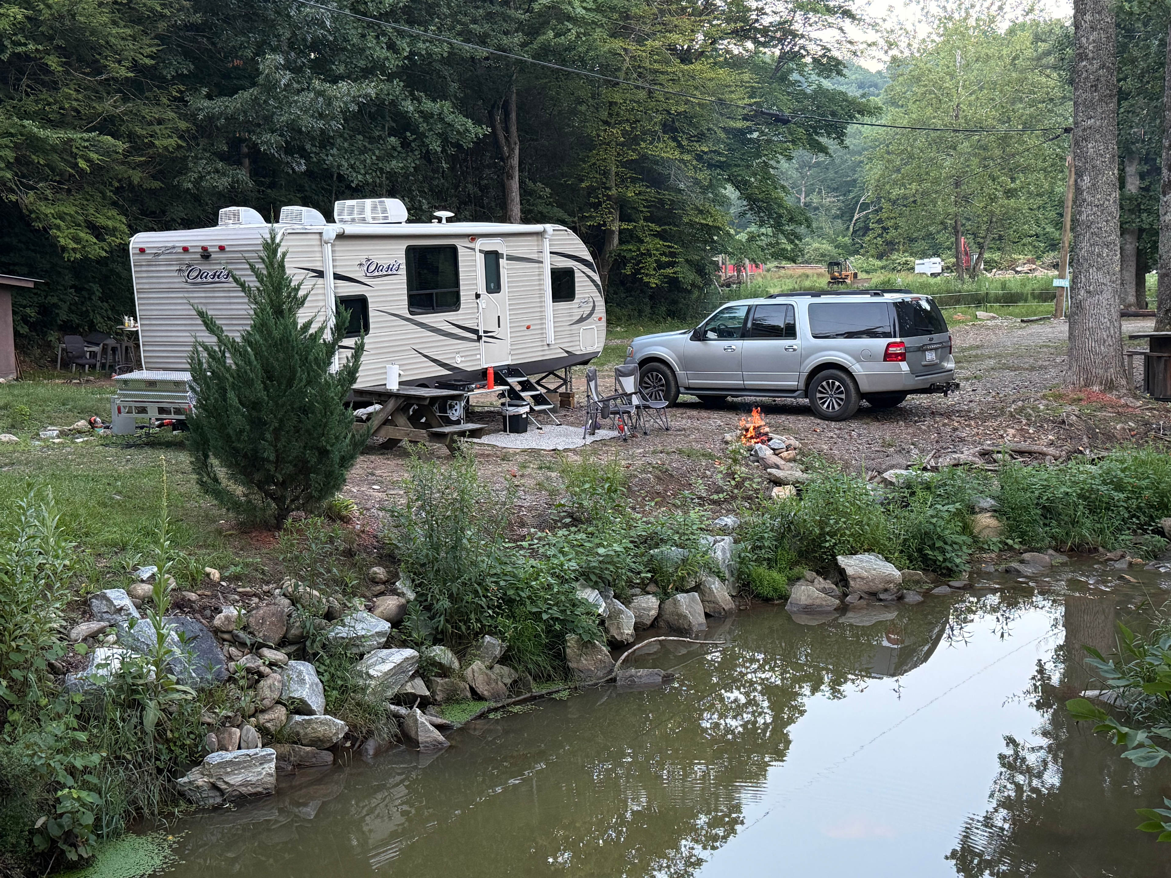 At the Ridge Camp-Riverside Escapes
