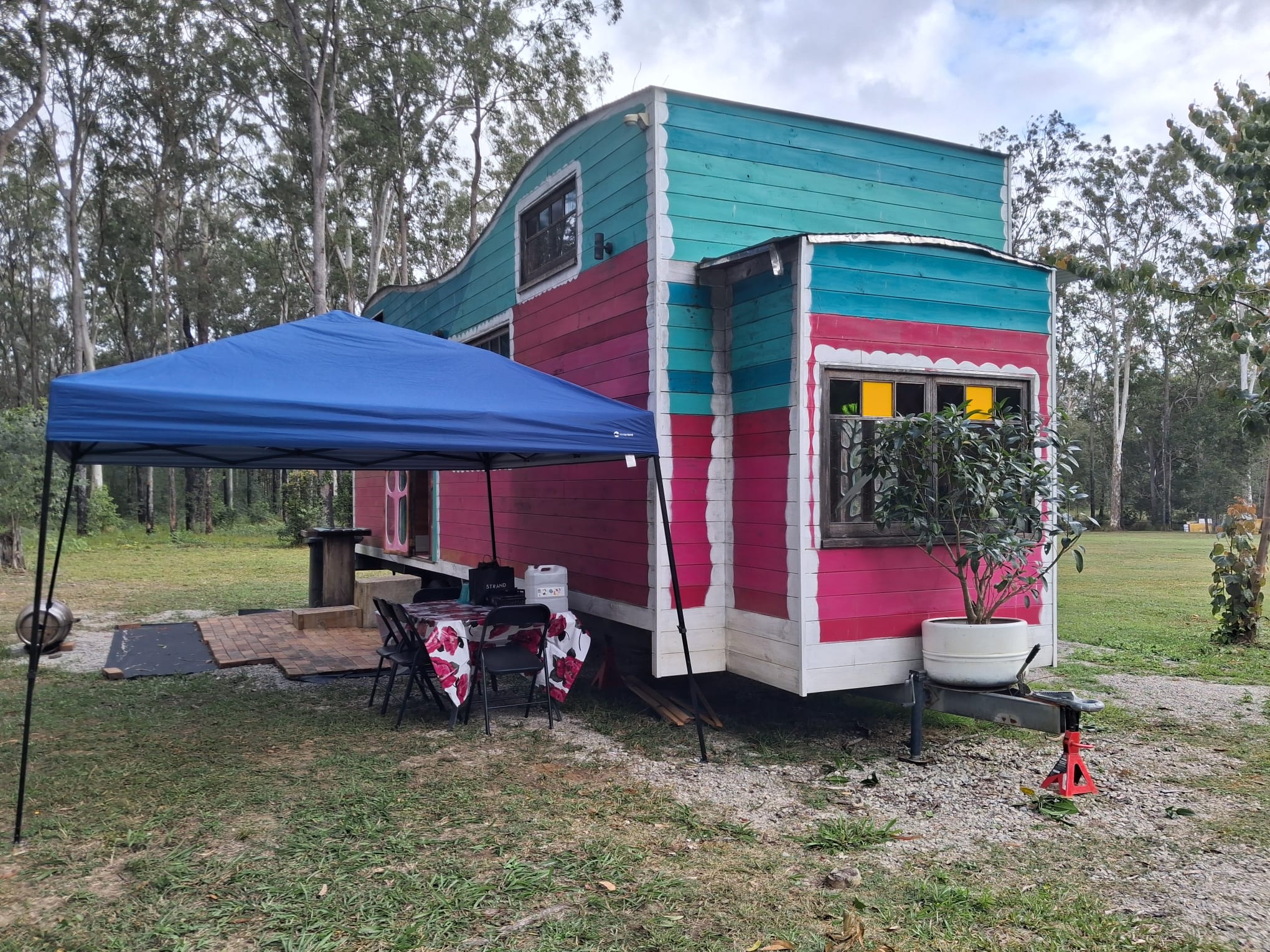 Fire pit, outdoor dining, Tiny house, Glamping