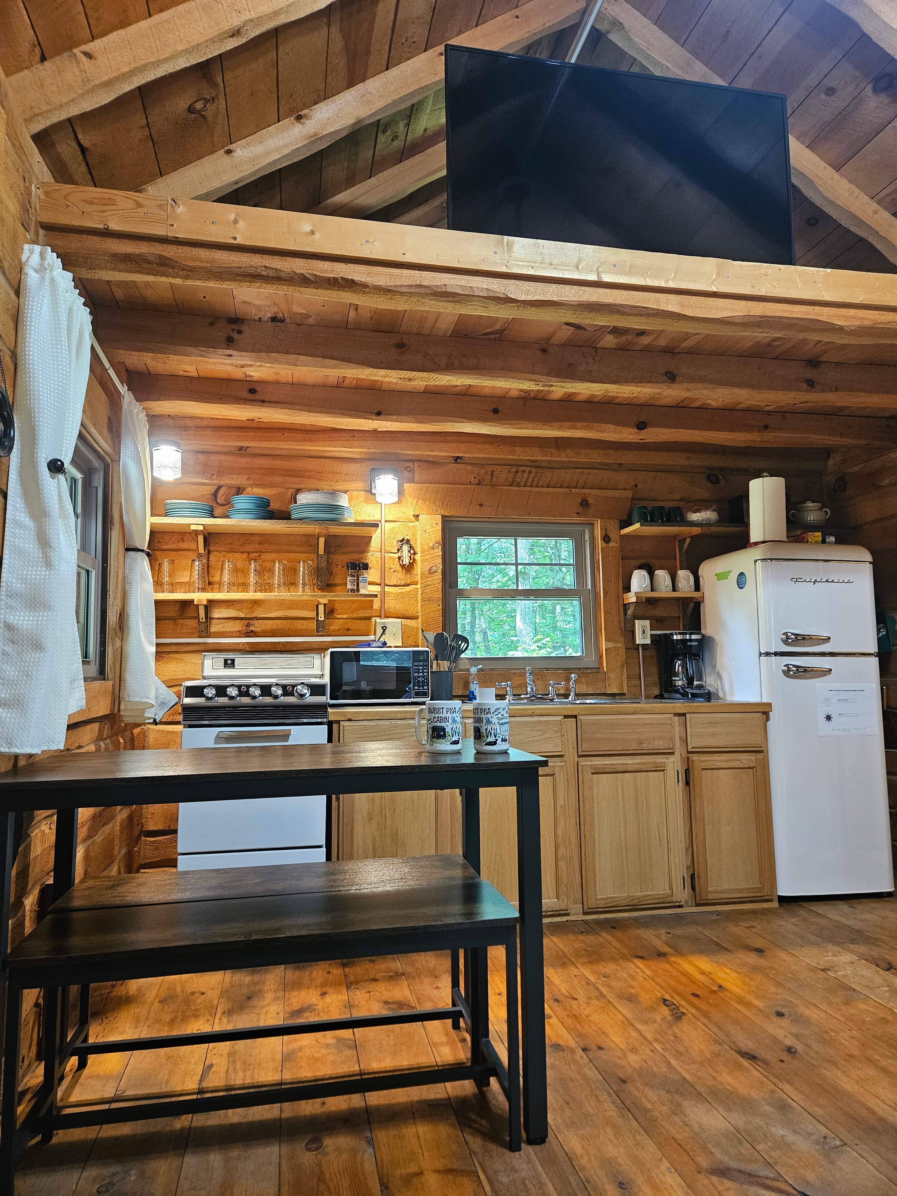 Cabin on Shipman Lake