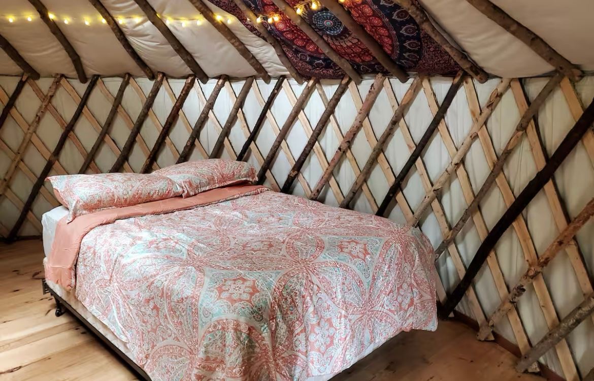 Full size bed 