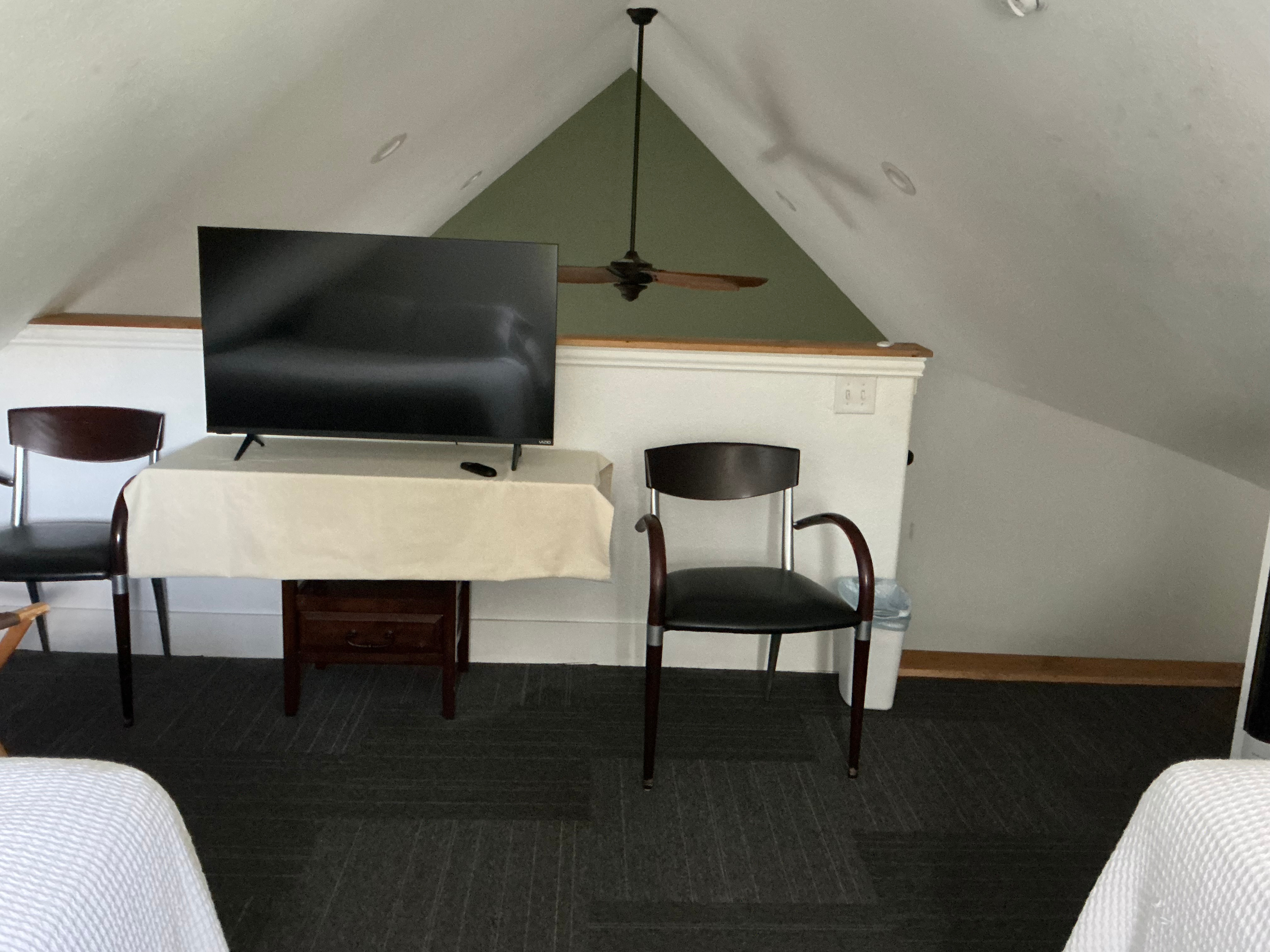 Boulder Bluff Inn