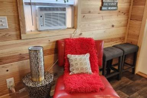 Unhitched Leisure Lakes RV Park