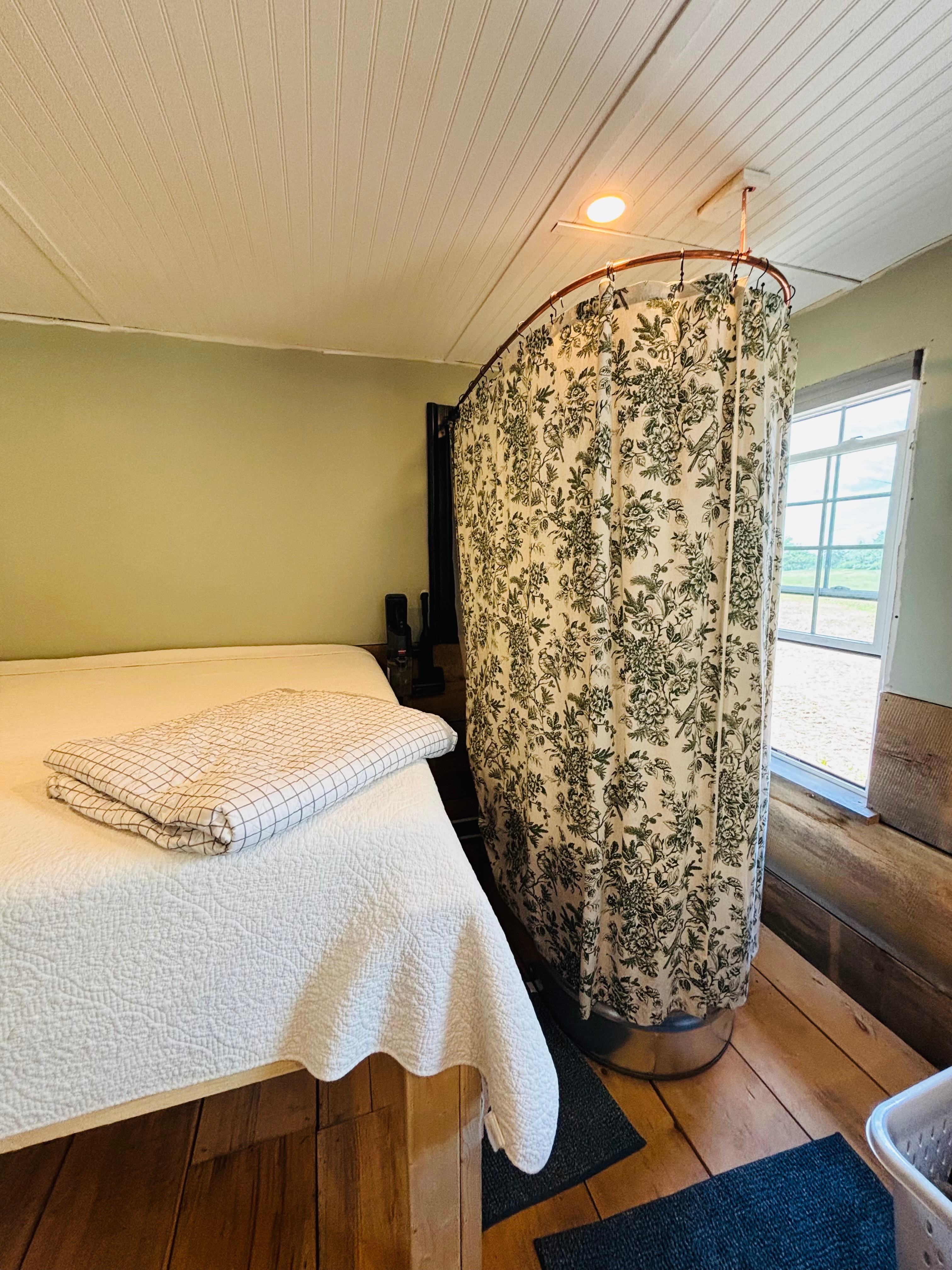 Off Grid Rustic Cabin Retreat