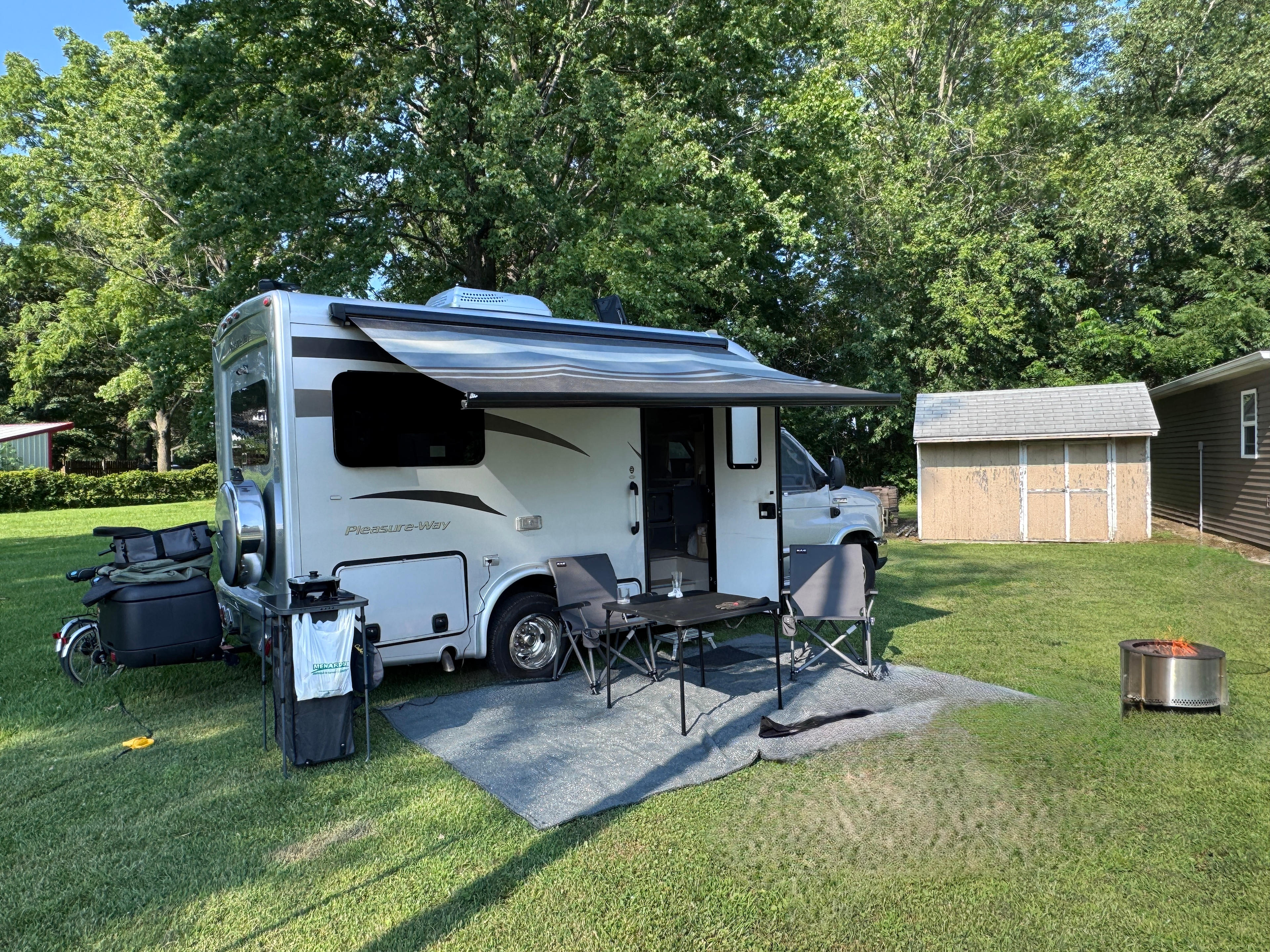 Lakeshore Retreat