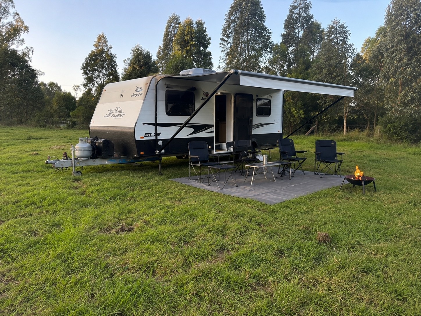 Large paddock camping with enormous amounts of room. Ideal for caravans, motorhomes, camper trailers, tents and groups wanting a peaceful farm stay.