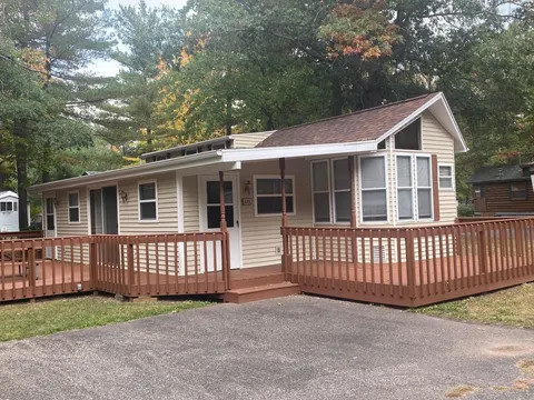 Cozy Resort Cottage