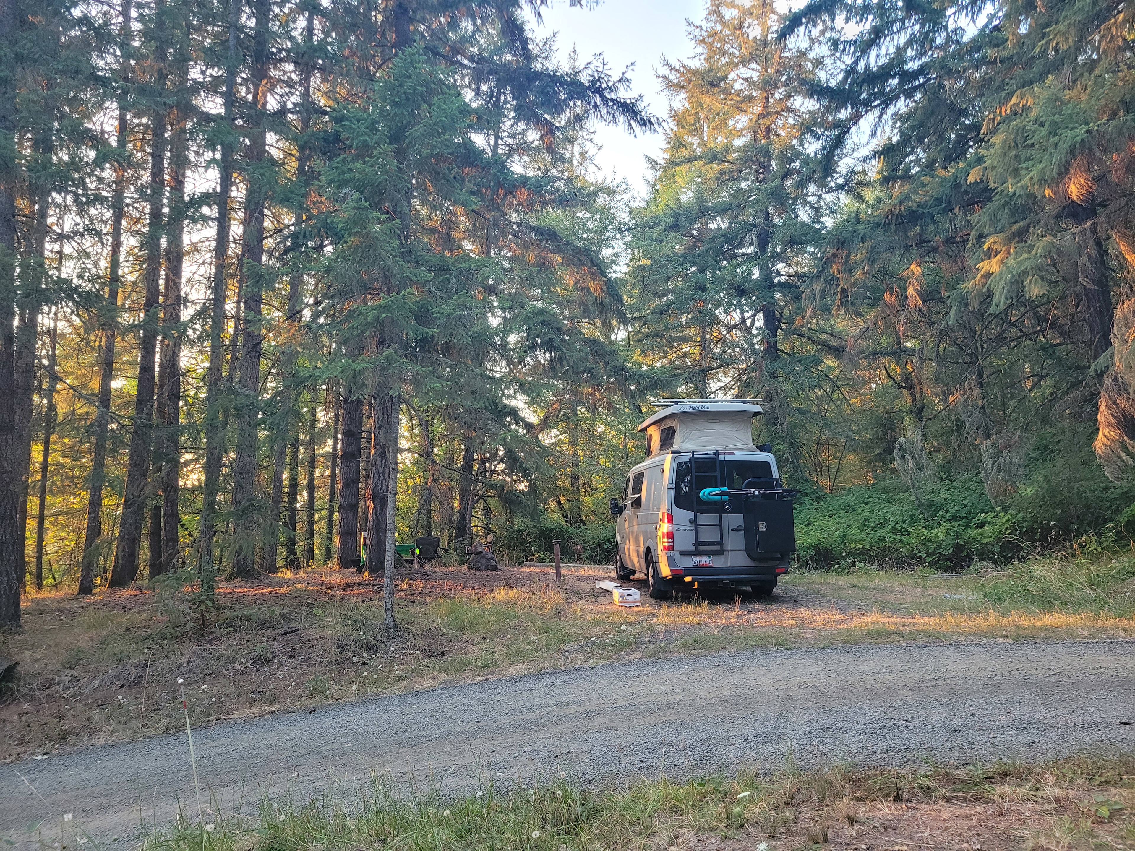 Close Inn Country View RV or VAN
