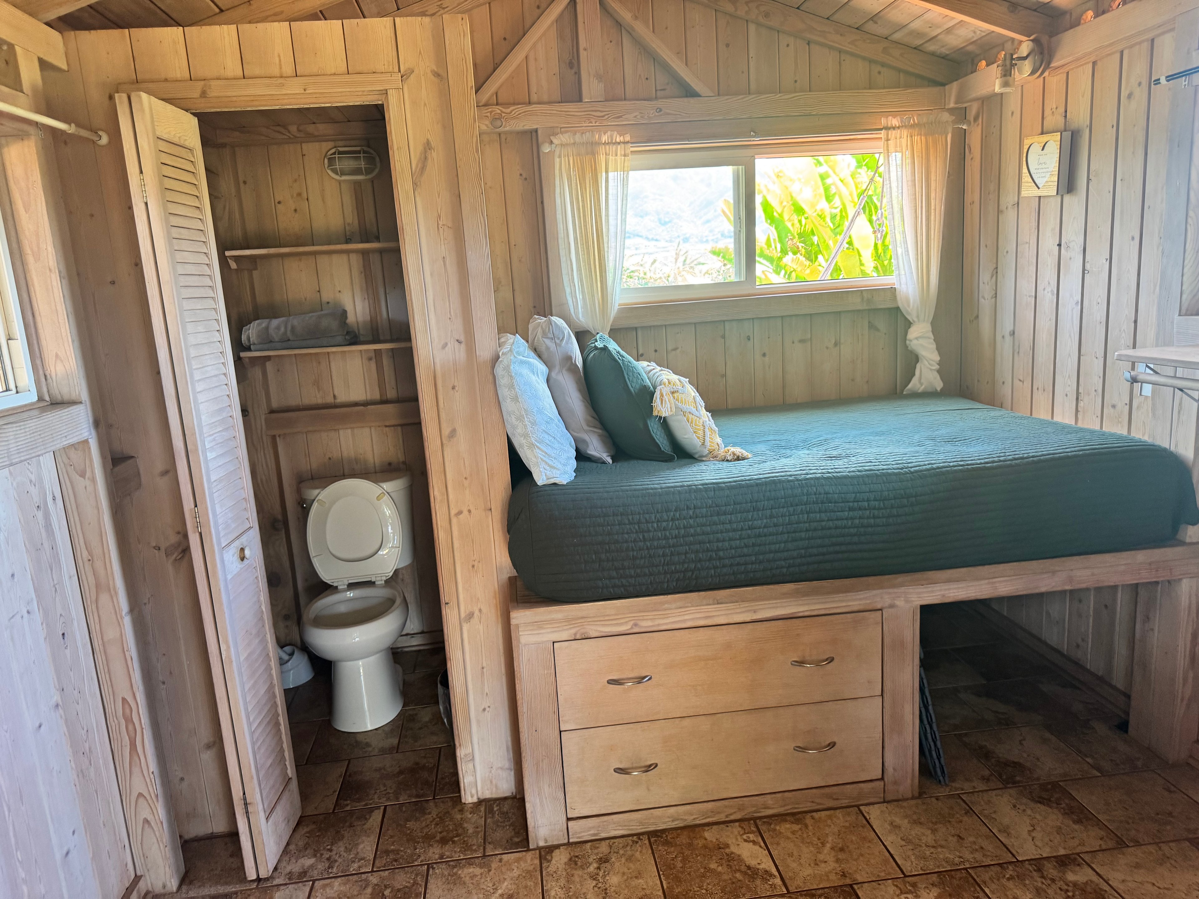 Peaceful Tiny Home North Shore