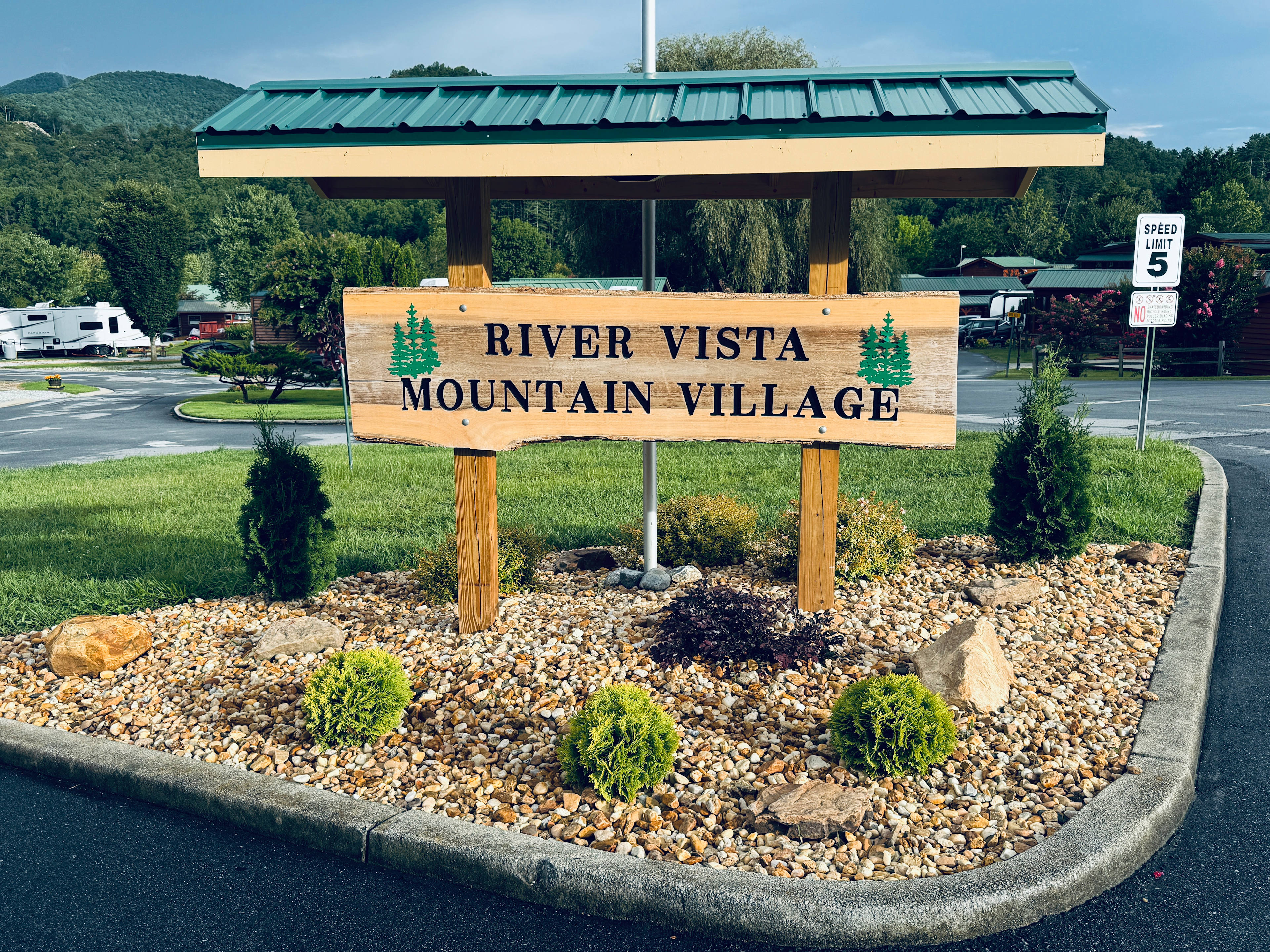 Mountain View Escape | NEW Starlink Access • Near Highlands, NC