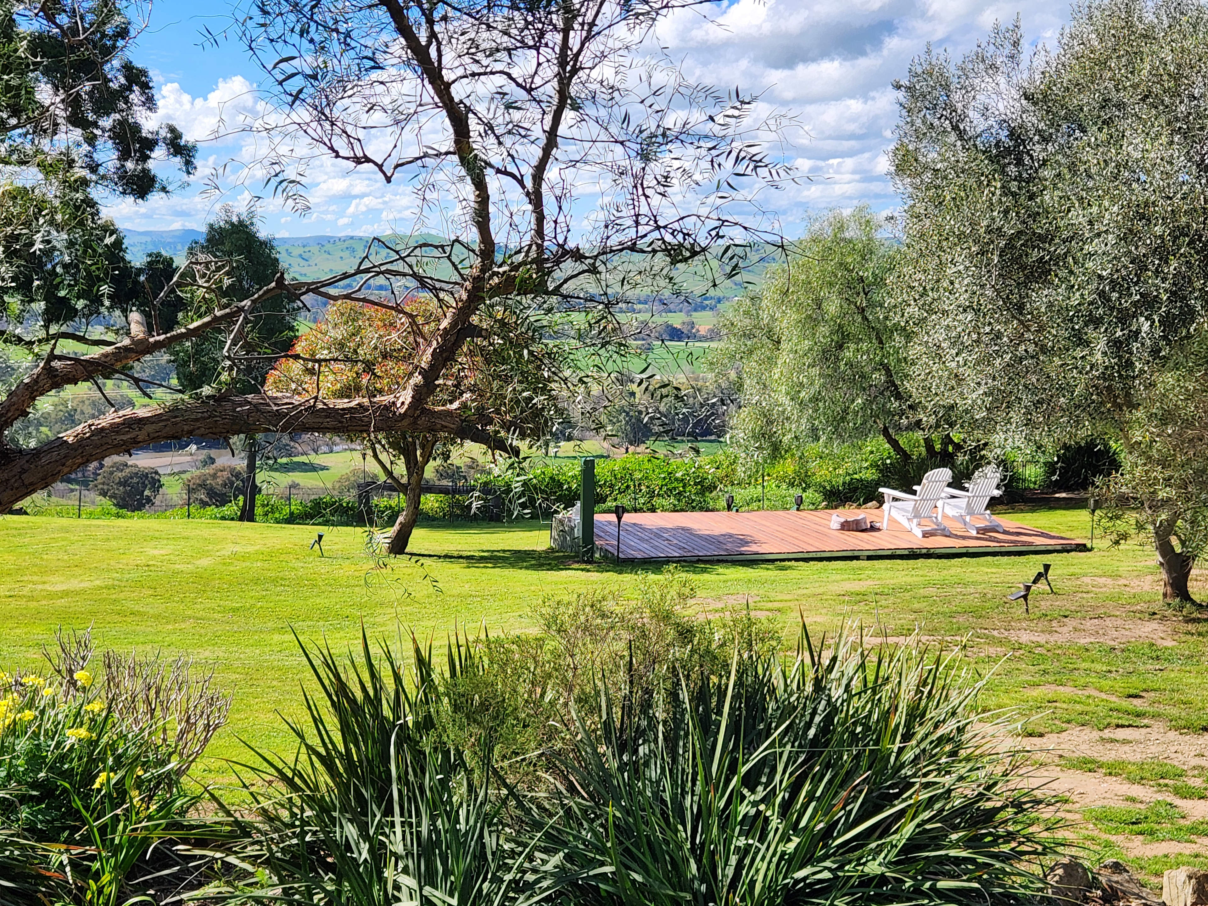 Eagles nest gundagai