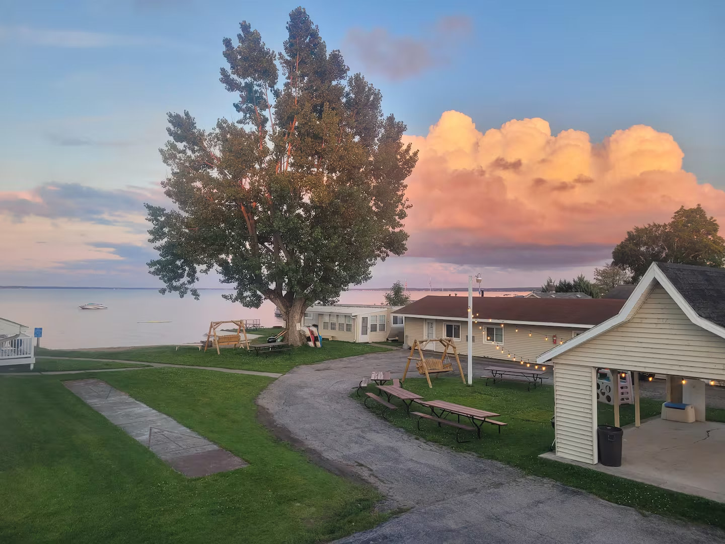 Poplar's Lake Life Resort and Campground