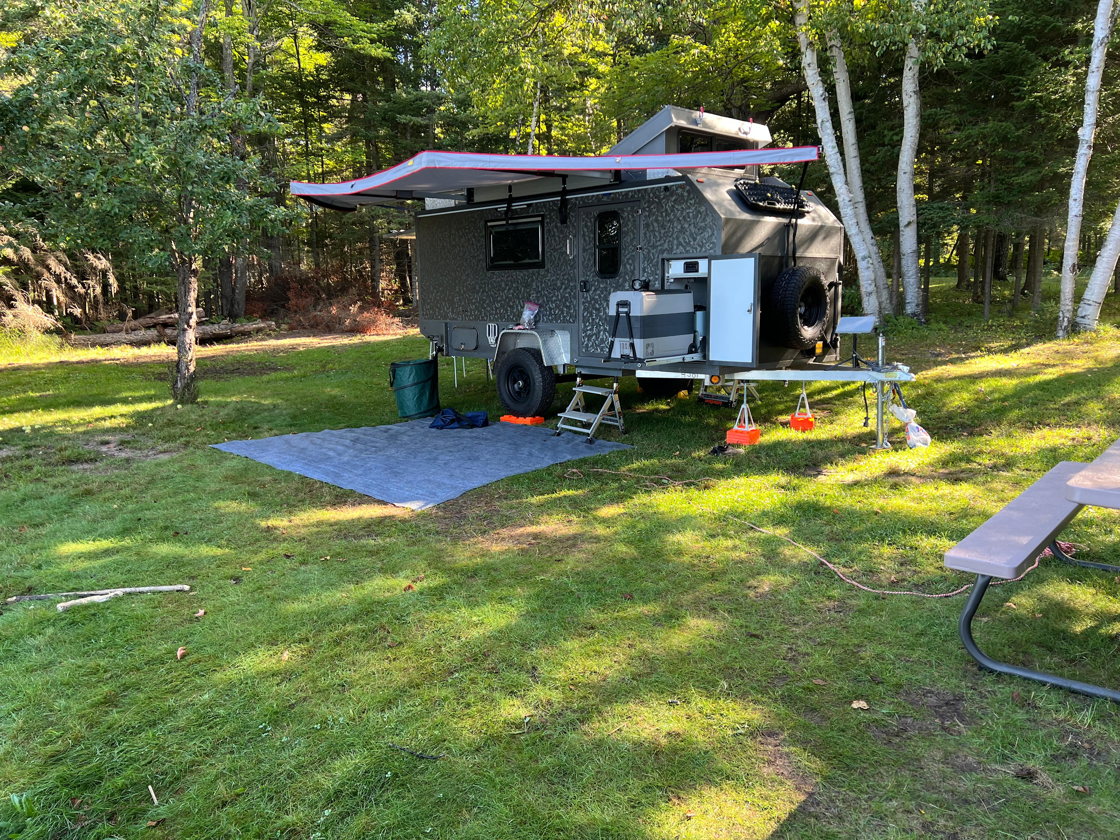 Private Wooded Camping on the Lake