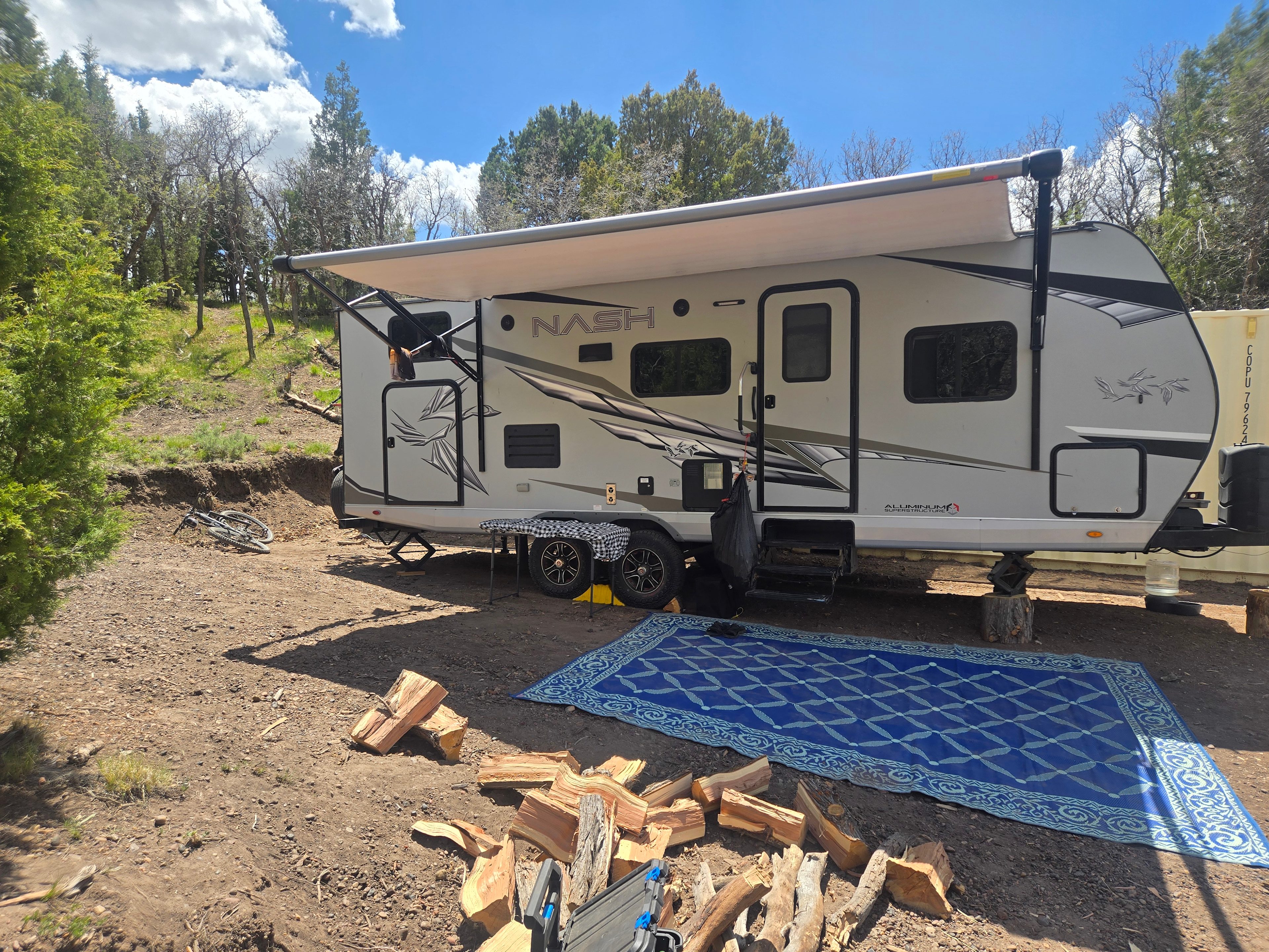 Starlit-Ridge.com Off-grid Camping