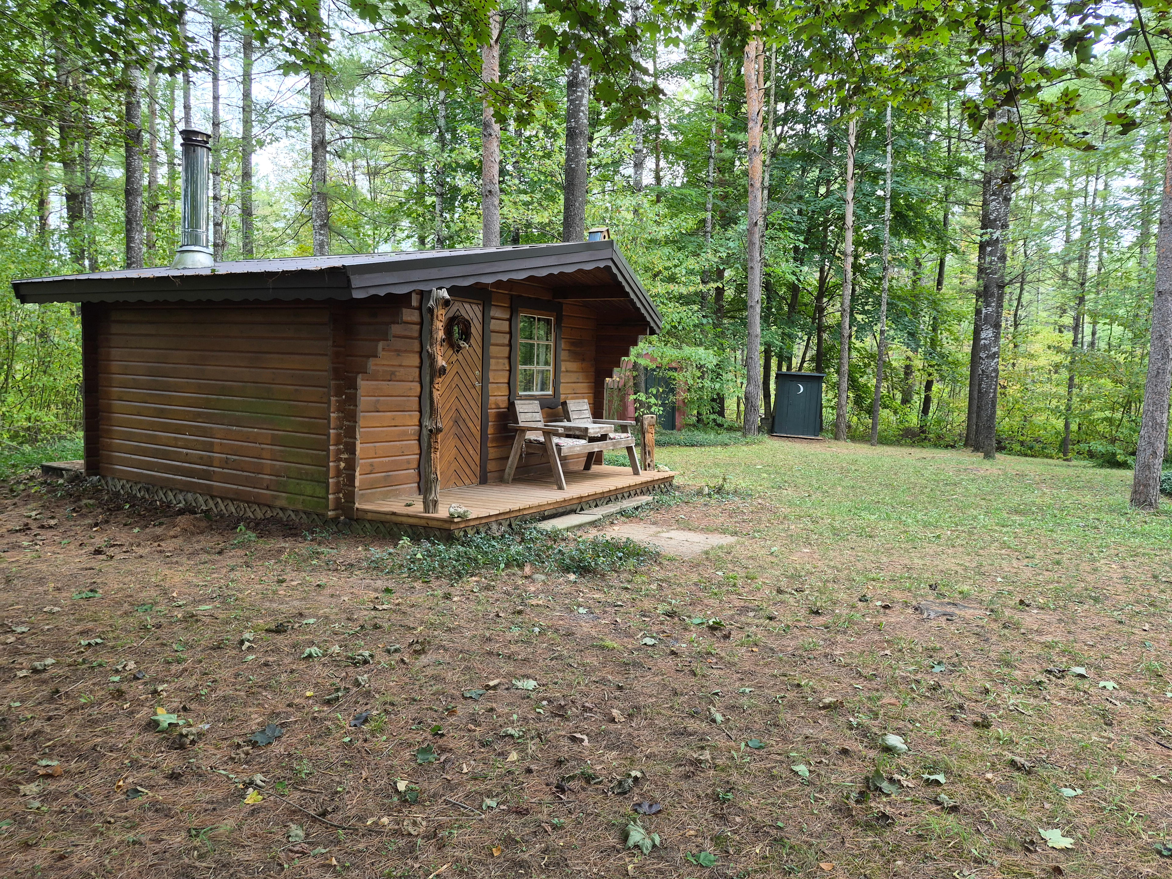 Raven Hollow - Woodland Retreat