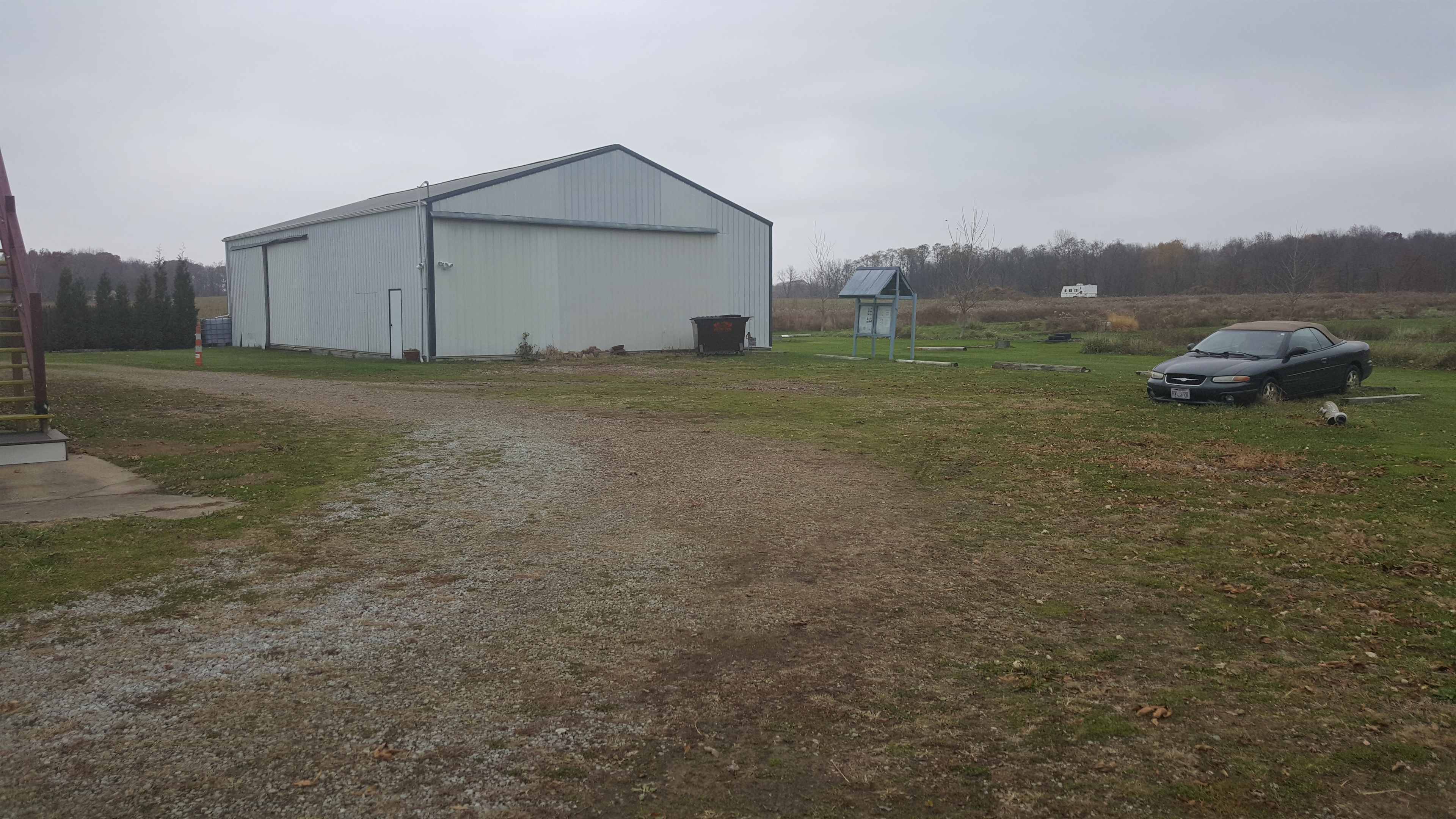 Grins & Pickin's CampFarm