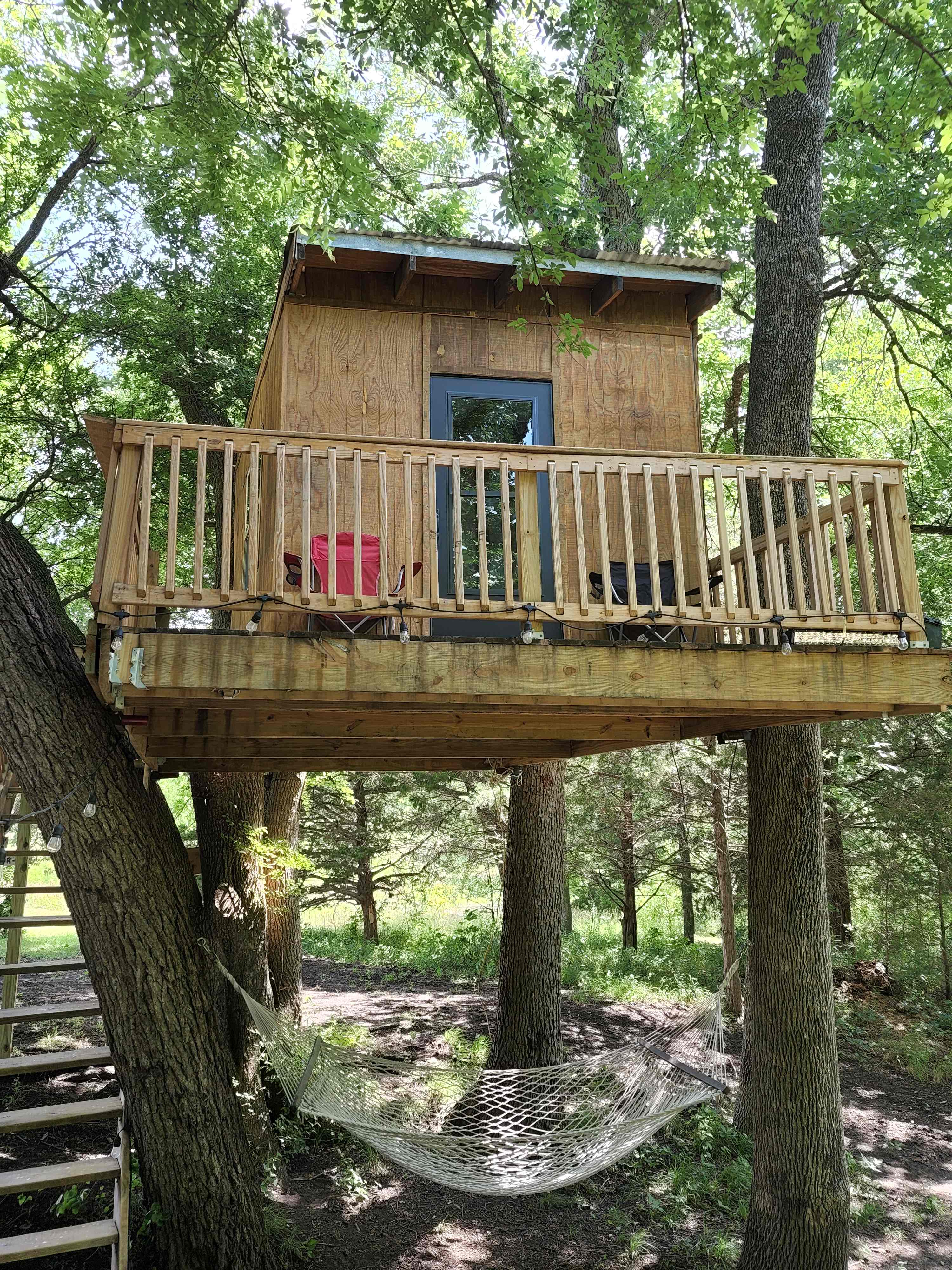 Treehouse on the Creek