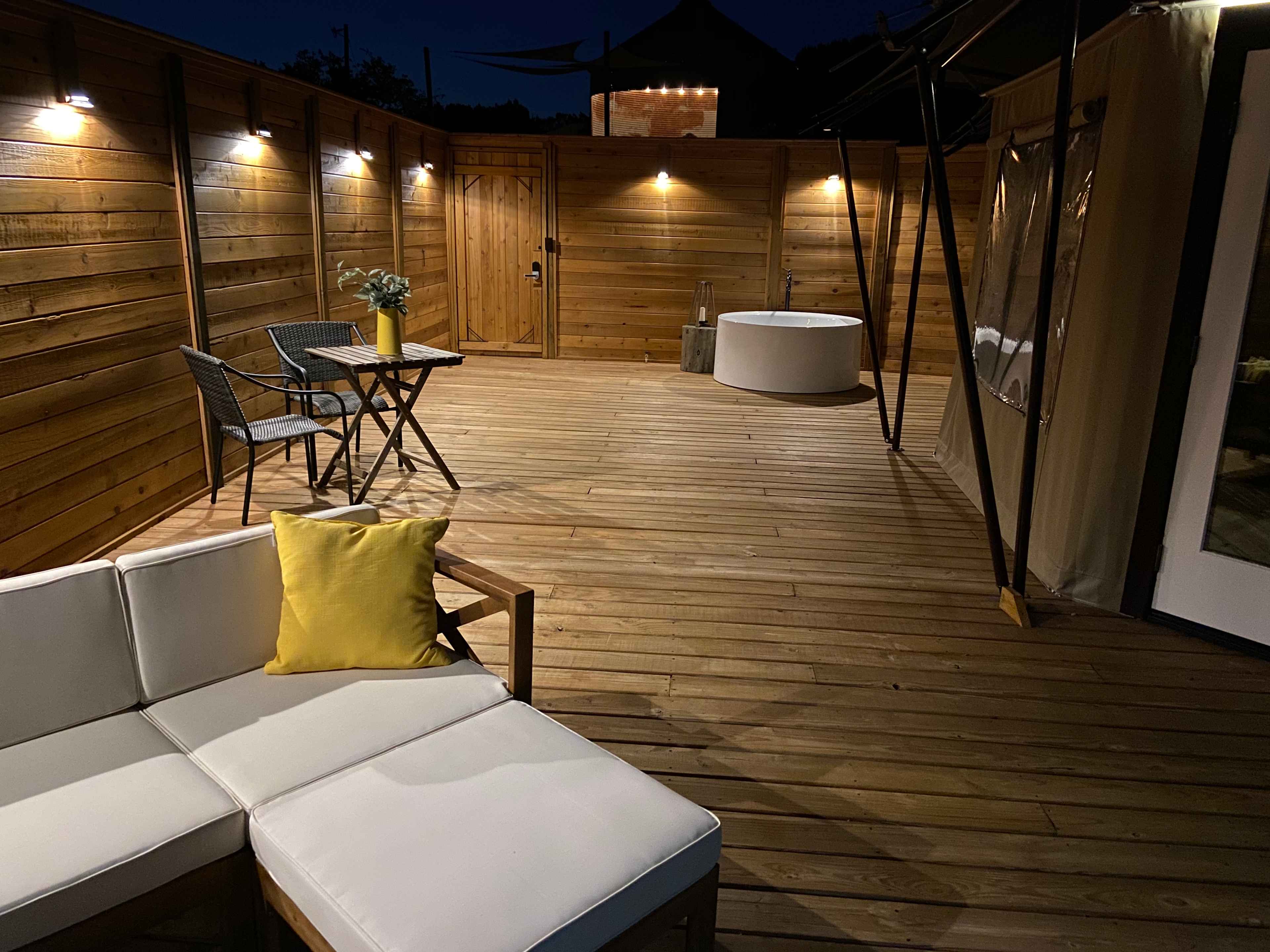 On The Rocks Glamping Resort