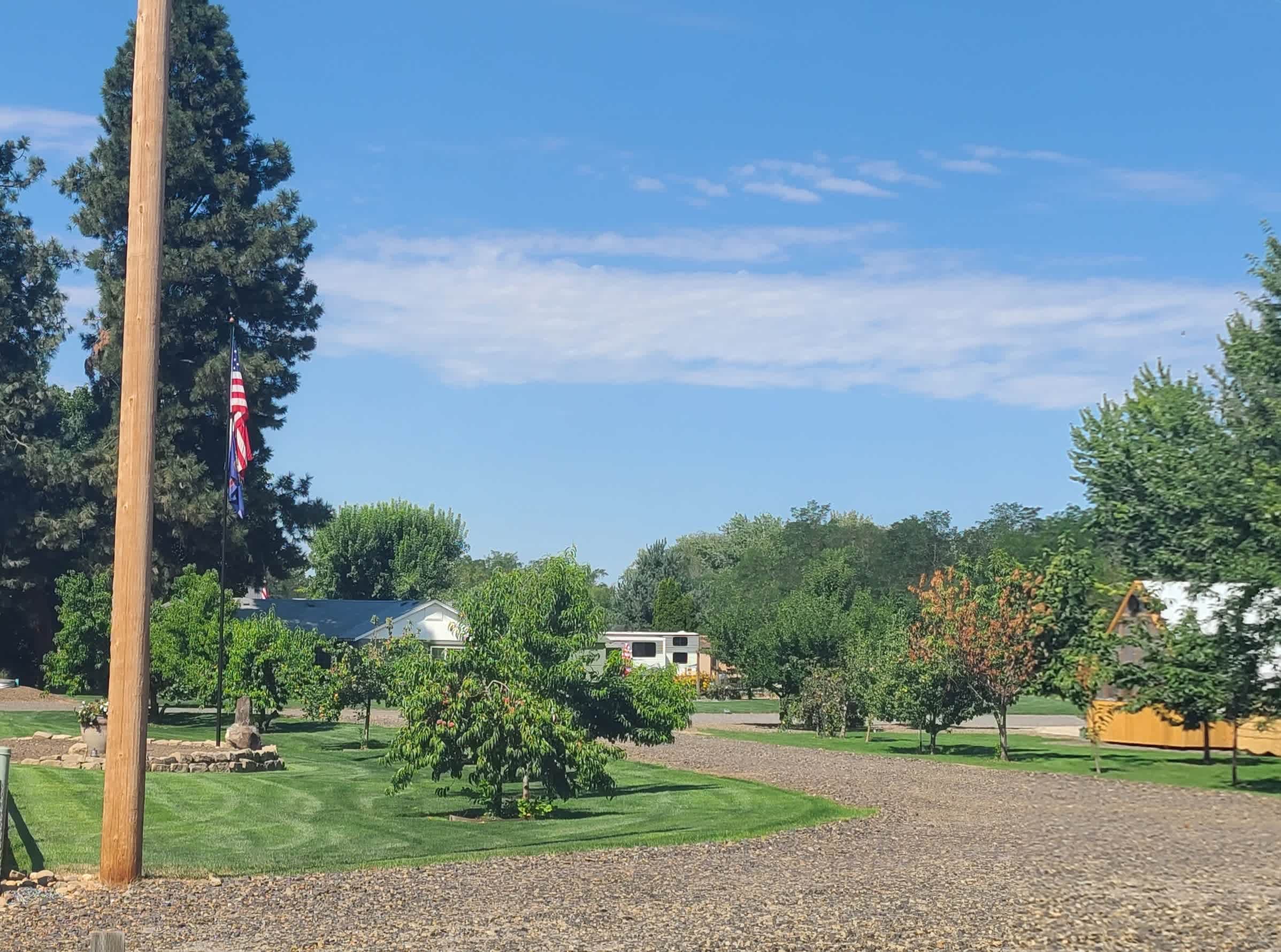 Private drive for easy pull through RV parking.