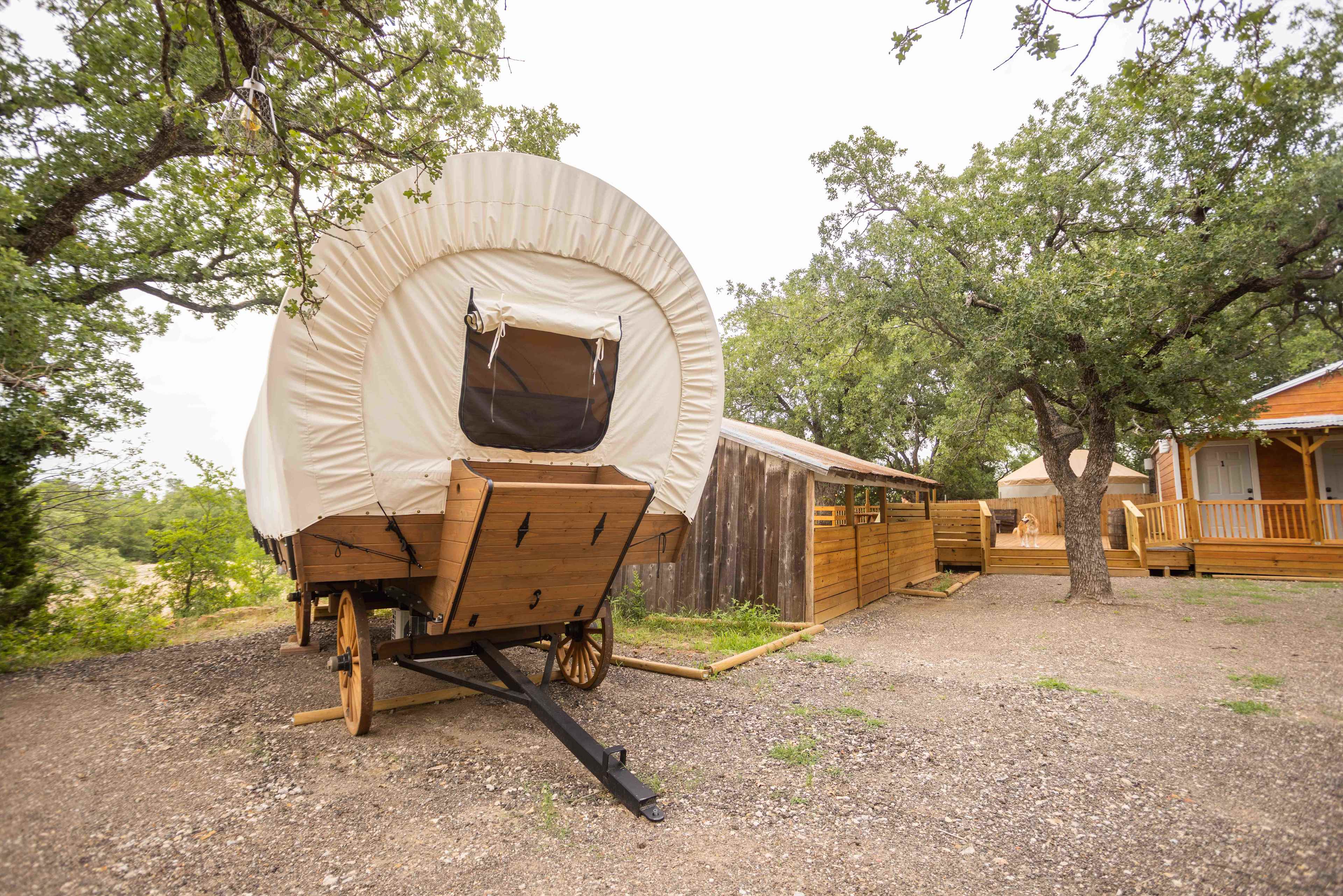 Conestoga wagon back exterior with zipper window and screen