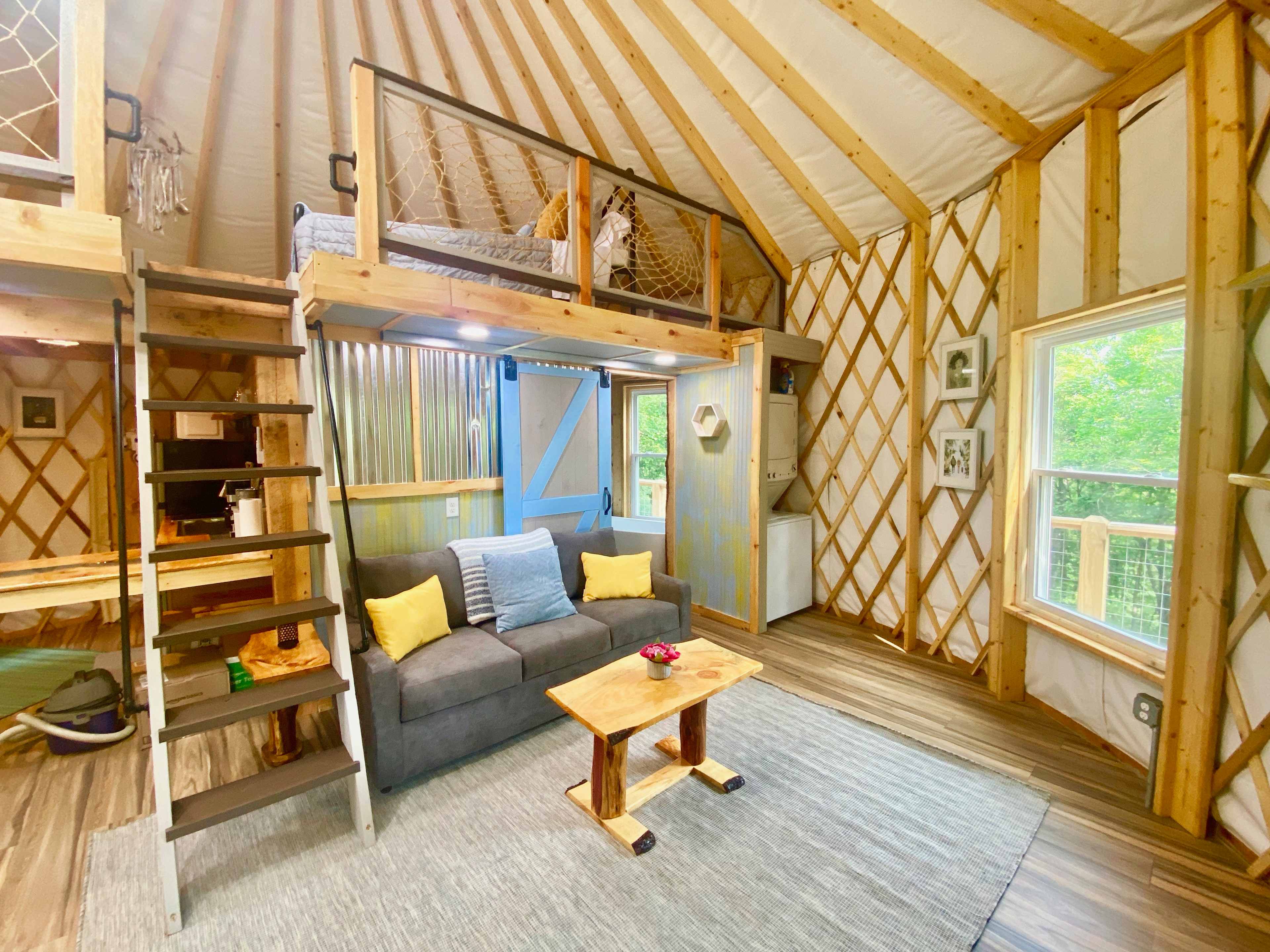 Bee Hive on the Mountain w/ Hot Tub