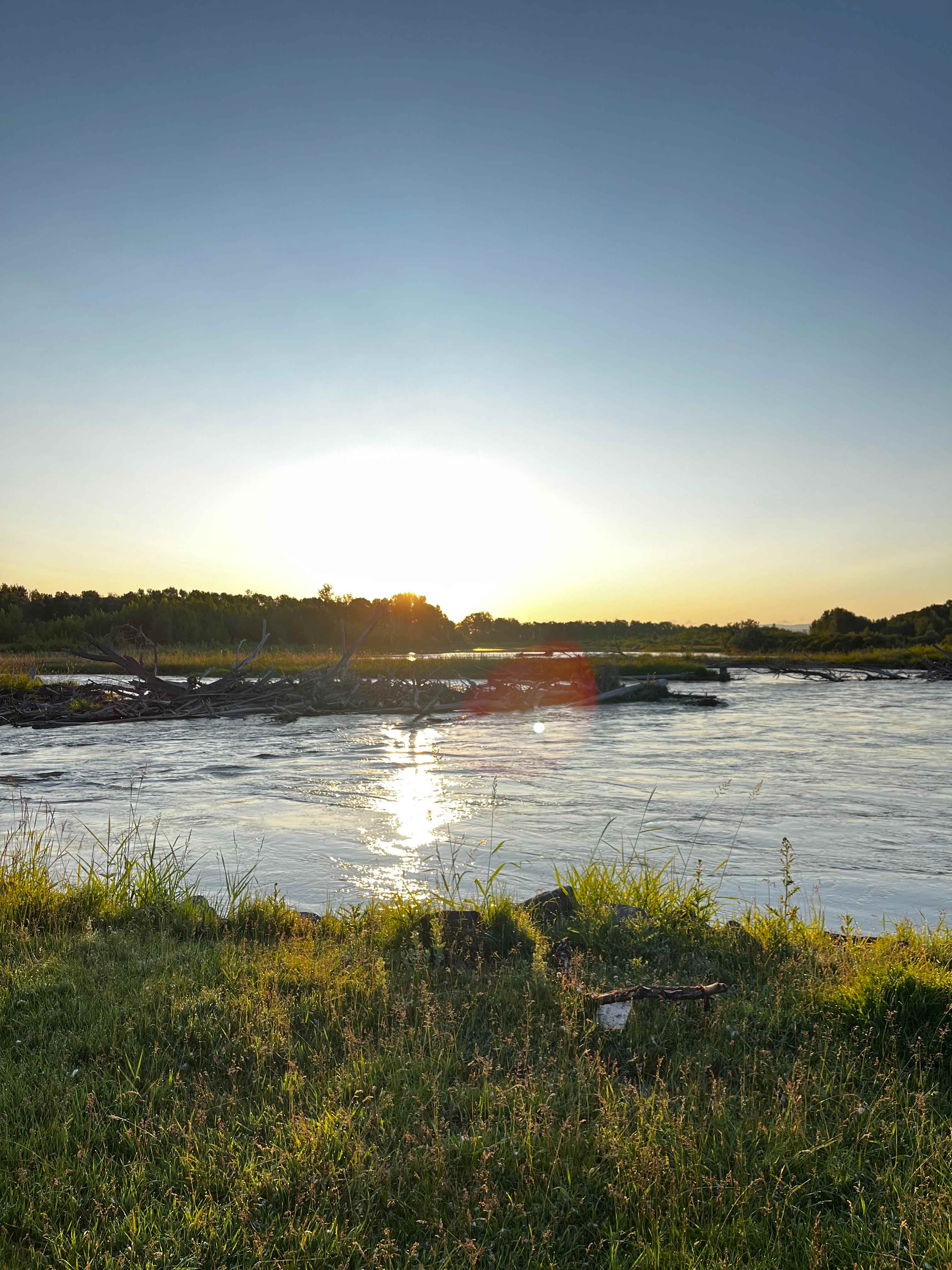 Riverside Retreat-Rigby
