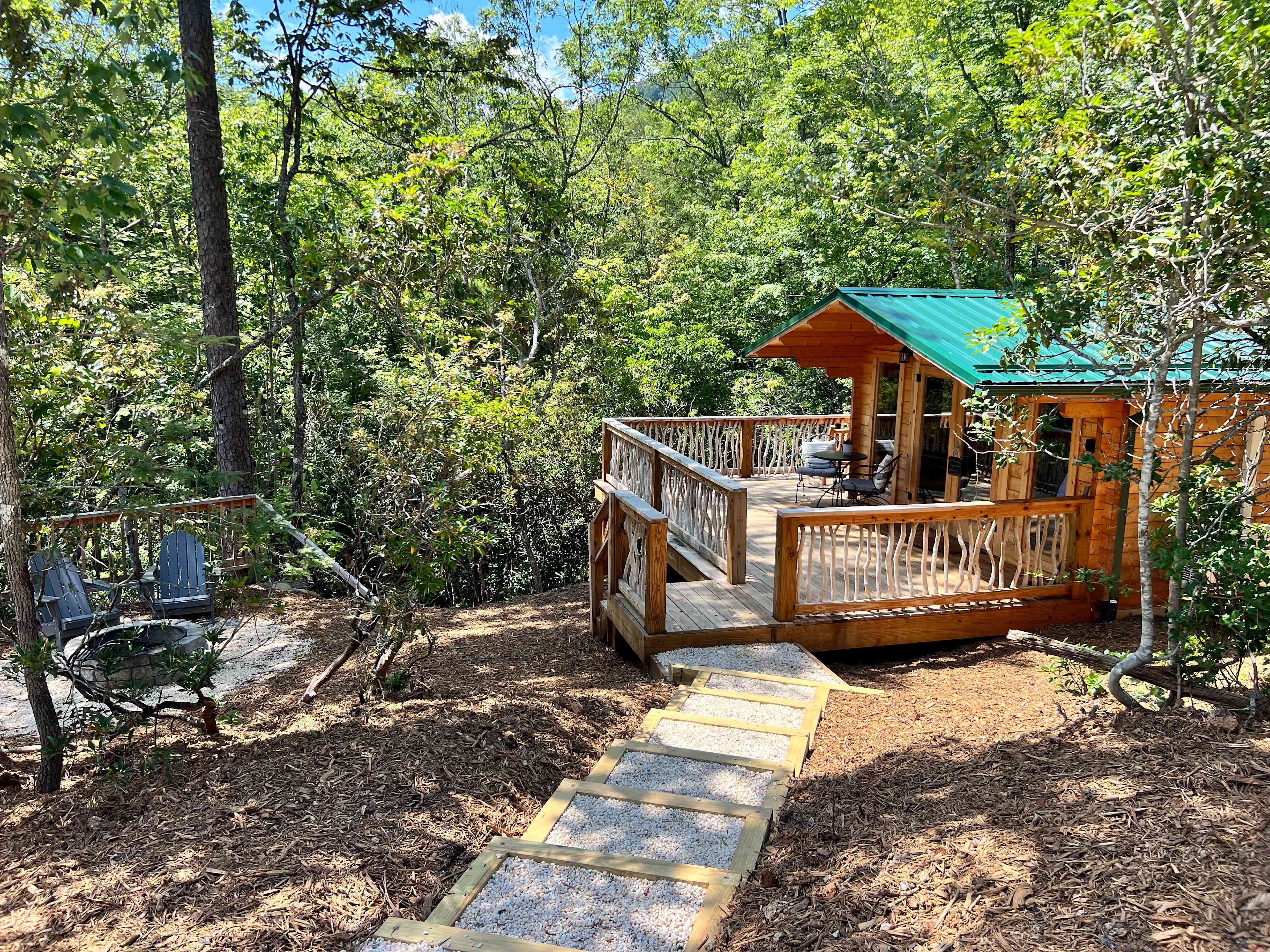 Private Cabin nestled in the Mountain Laurel with Mountain View and fire pit. 