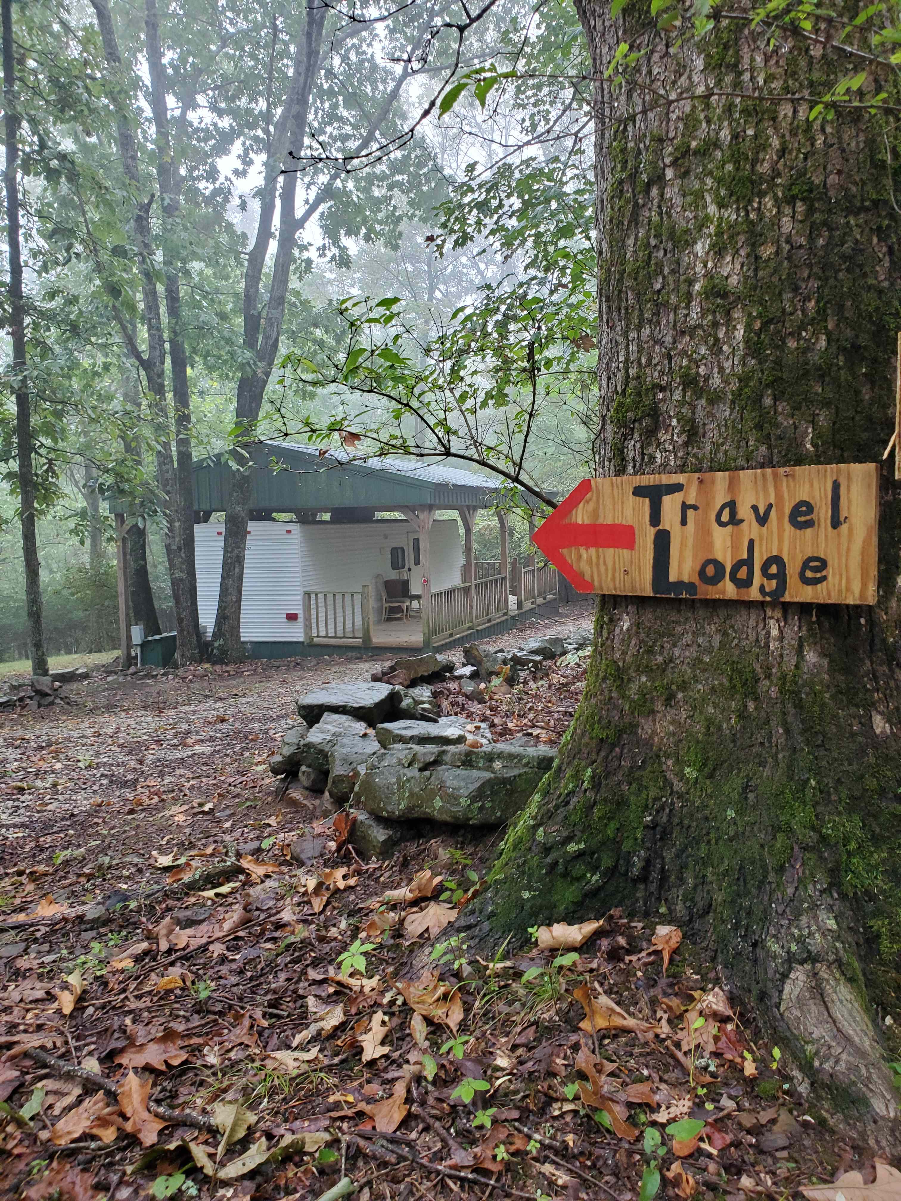 Pointing the way to a lovely place to stay.
Site 3 - - Travel Lodge 