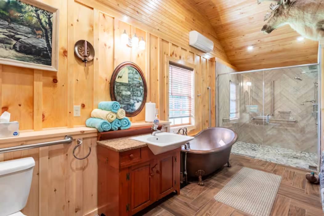 Camp David- 13 acres, Three Cabins